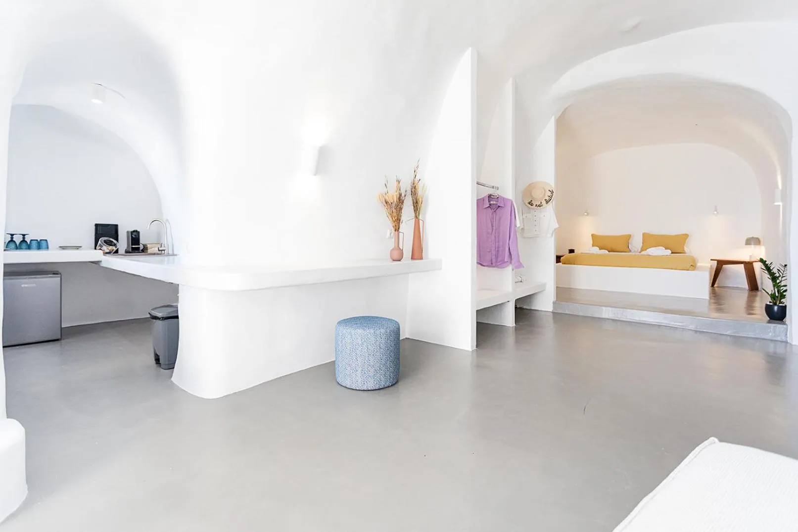 Seating area, Bed in Rafael' s Mediteranian Cave Suites