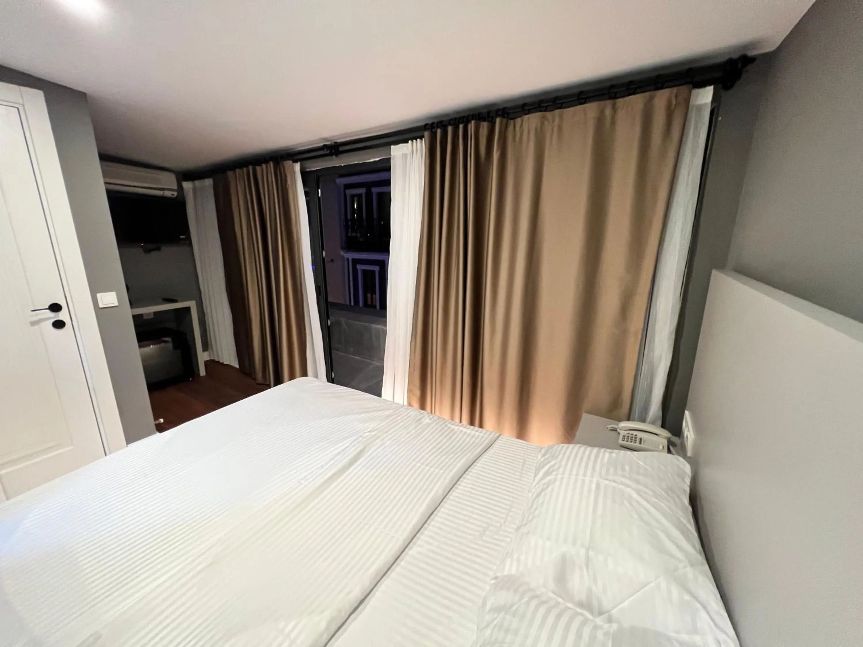 Photo of the whole room, Bed in TAKSİM GOKOTTA SUiTE