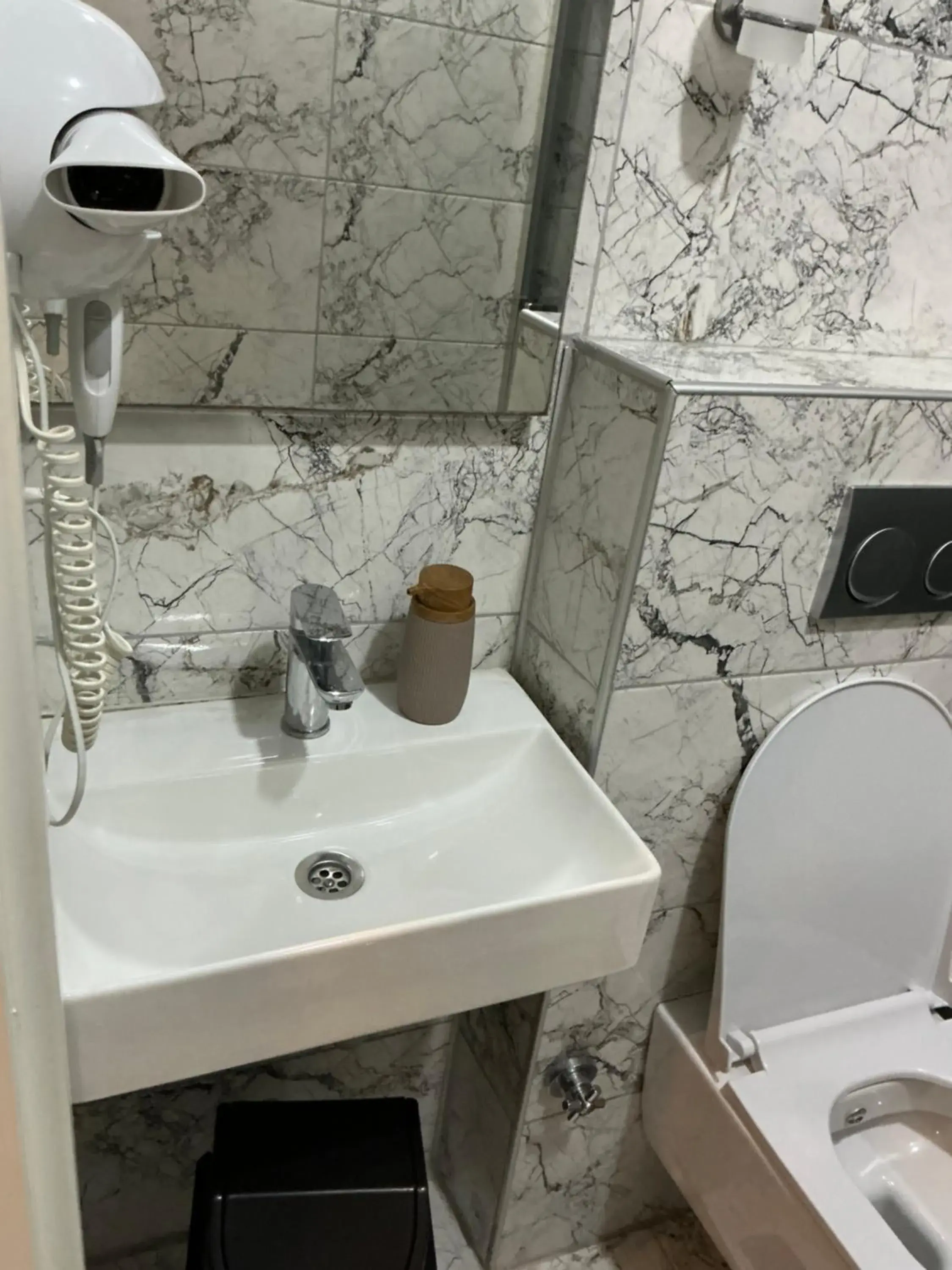 Twin Room with Balcony - single occupancy in TAKSİM GOKOTTA SUiTE Twin Room with Balcony - single occupancy in TAKSİM GOKOTTA SUiTE