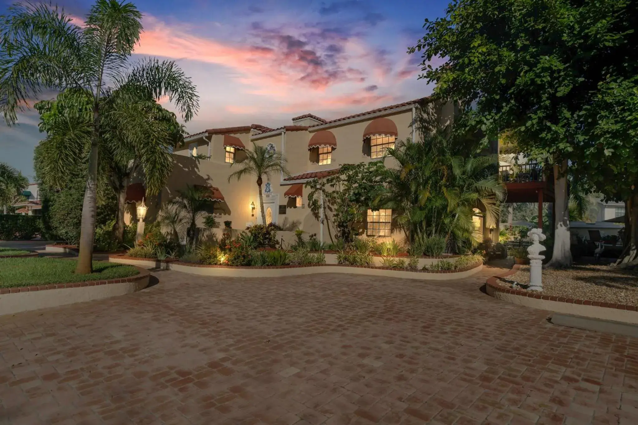 Banyan House Vacation Rentals Banyan House Vacation Rentals