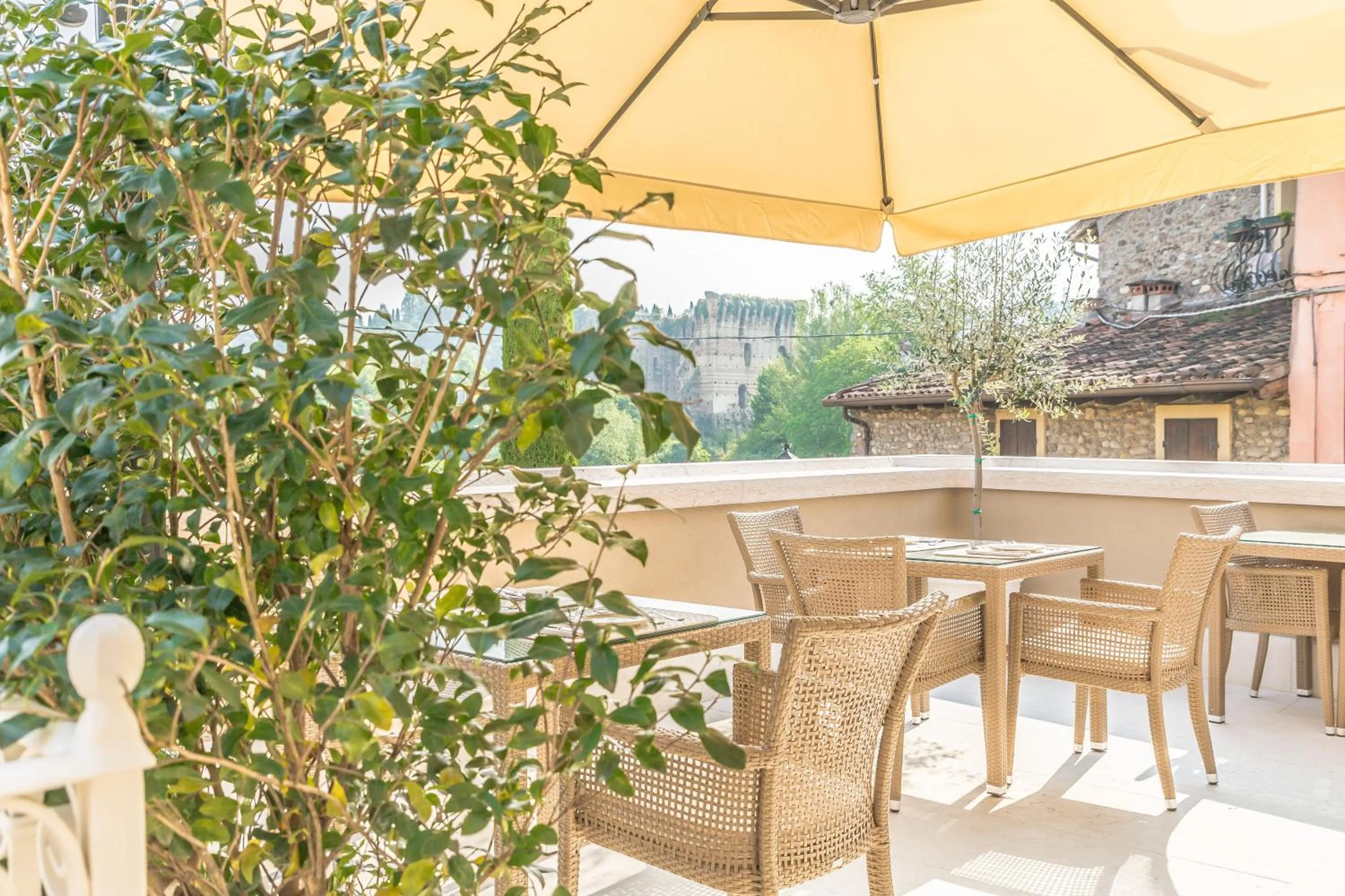 Restaurant/places to eat in Maison Resola - Rooms & Breakfast