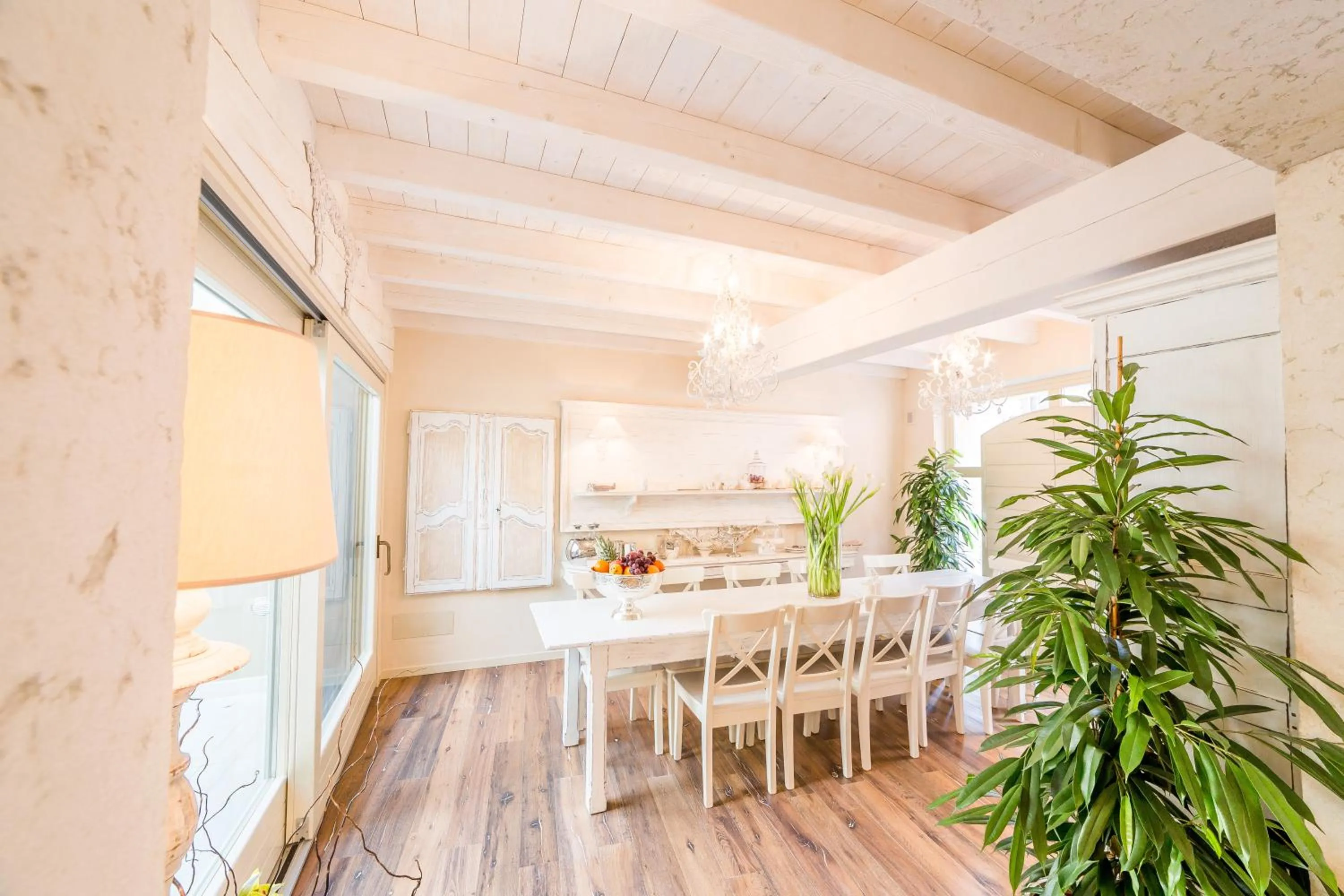 Lounge or bar in Maison Resola - Rooms & Breakfast