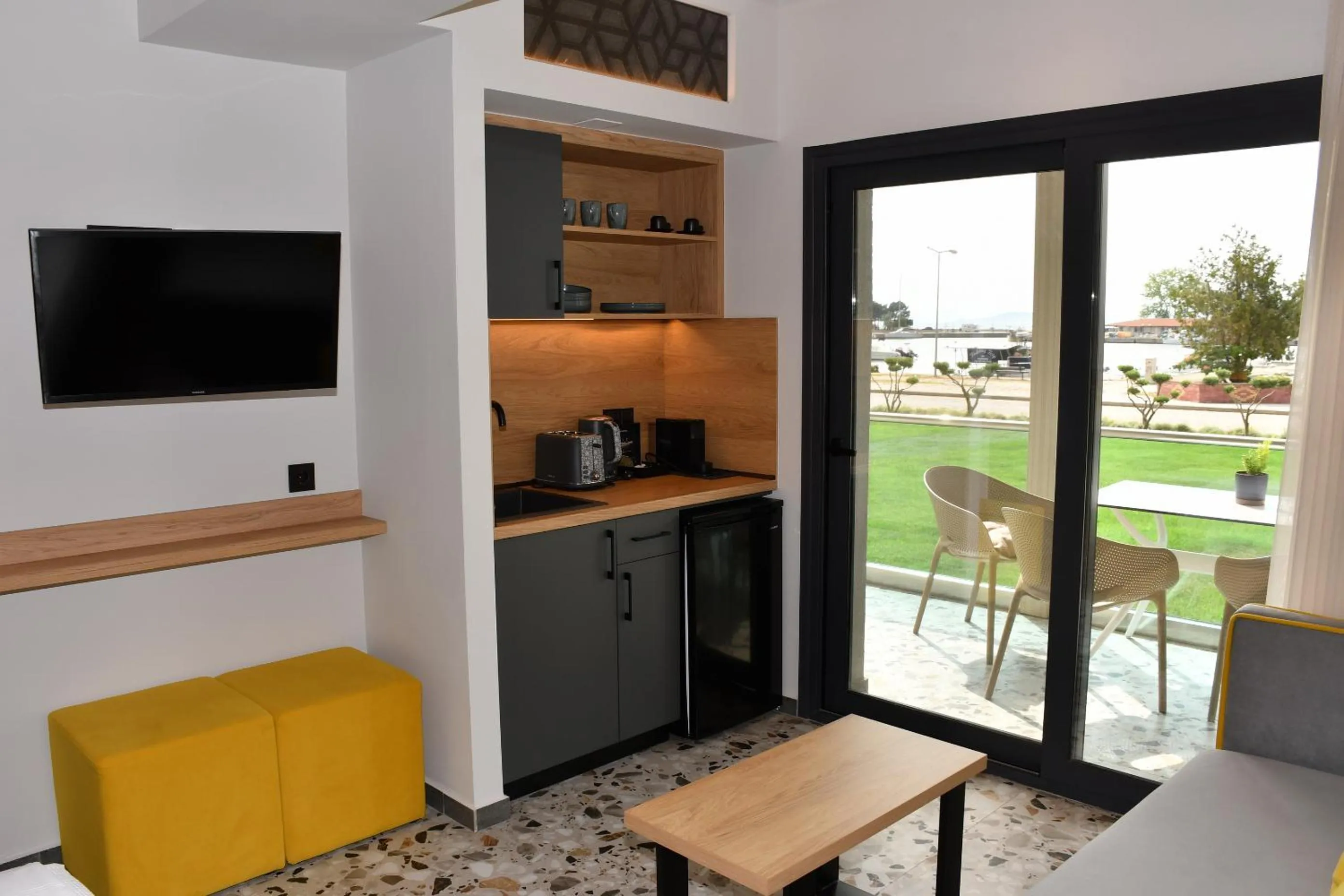 NERO SEASCAPE SUITES