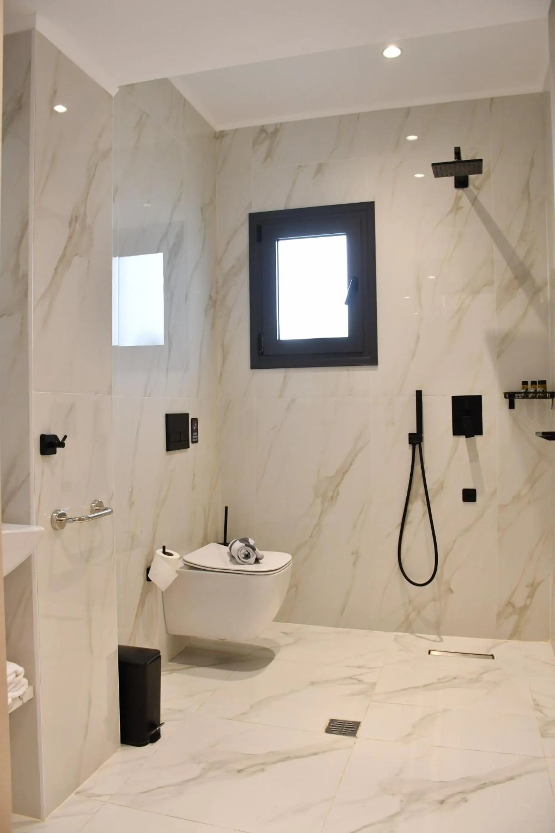 NERO SEASCAPE SUITES