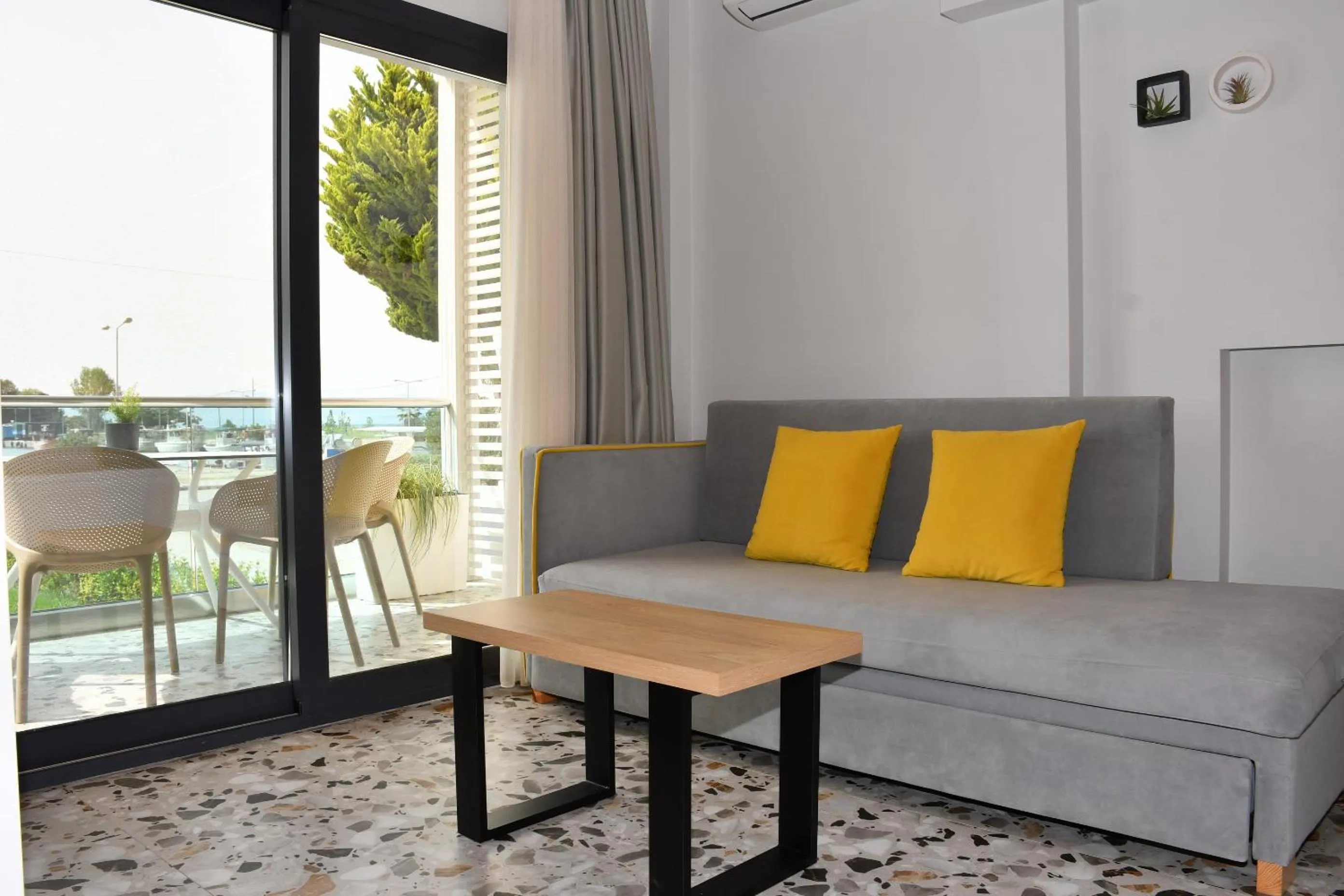 NERO SEASCAPE SUITES