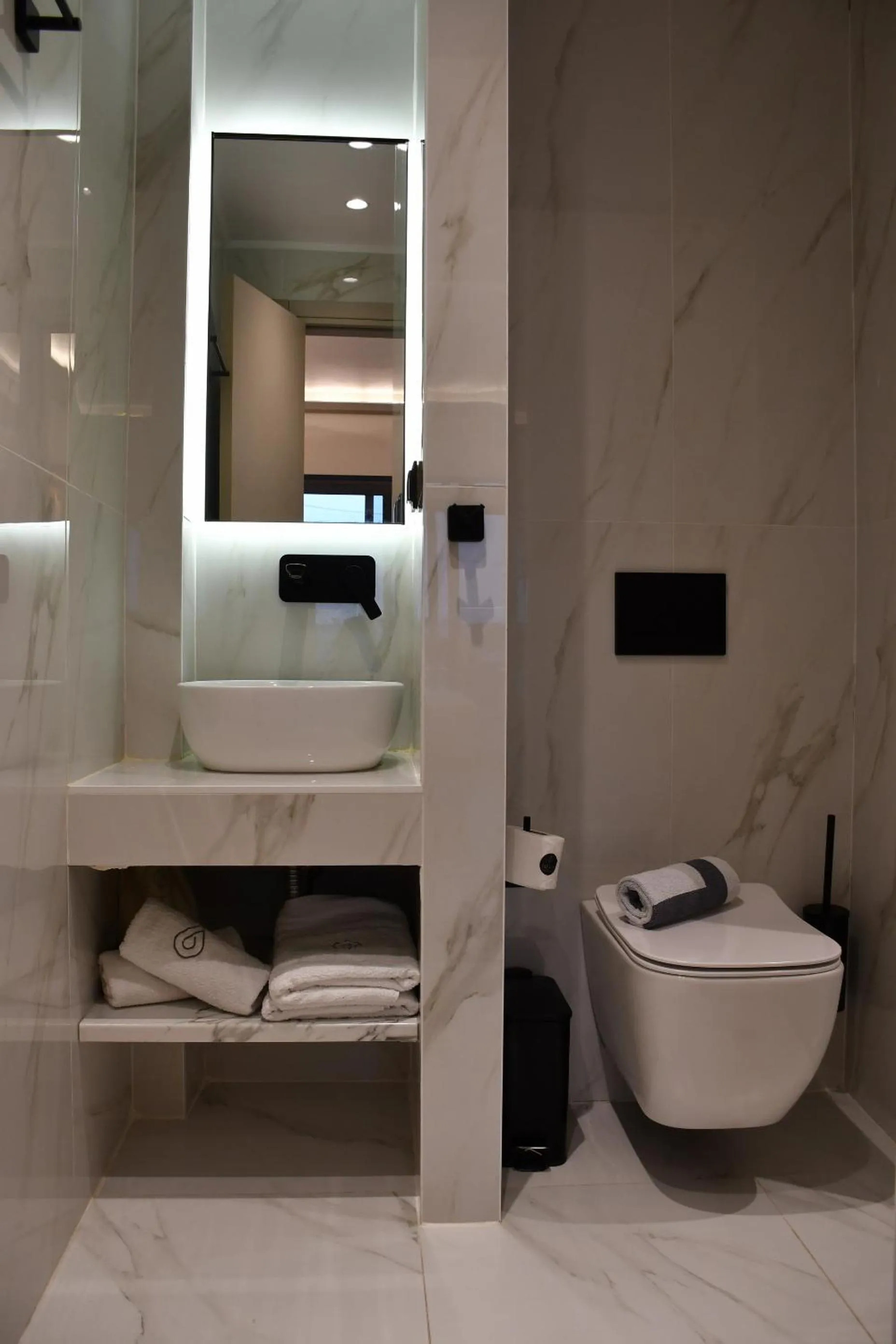 NERO SEASCAPE SUITES