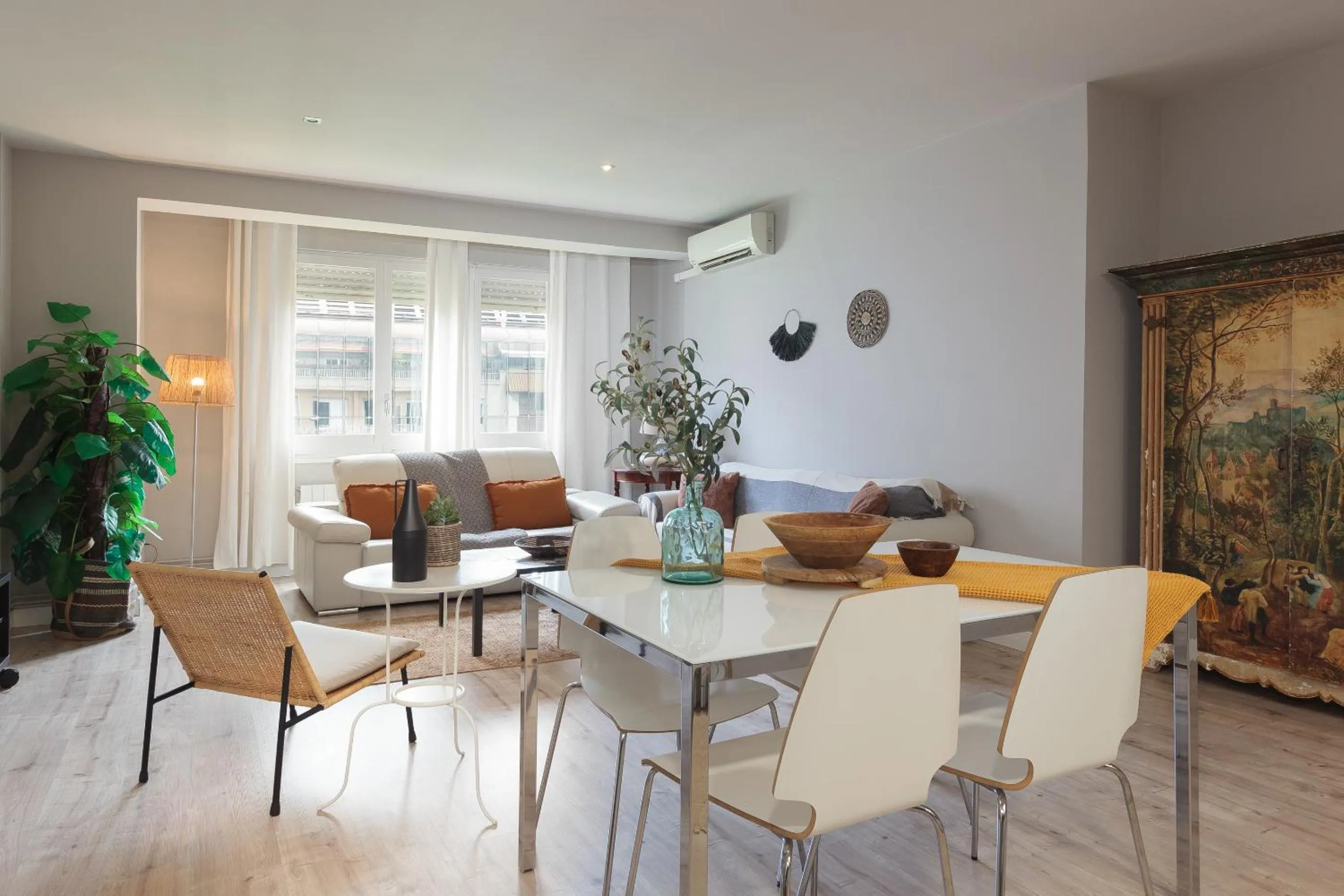 Dining area in LetsGo Diagonal Avenue Apartment