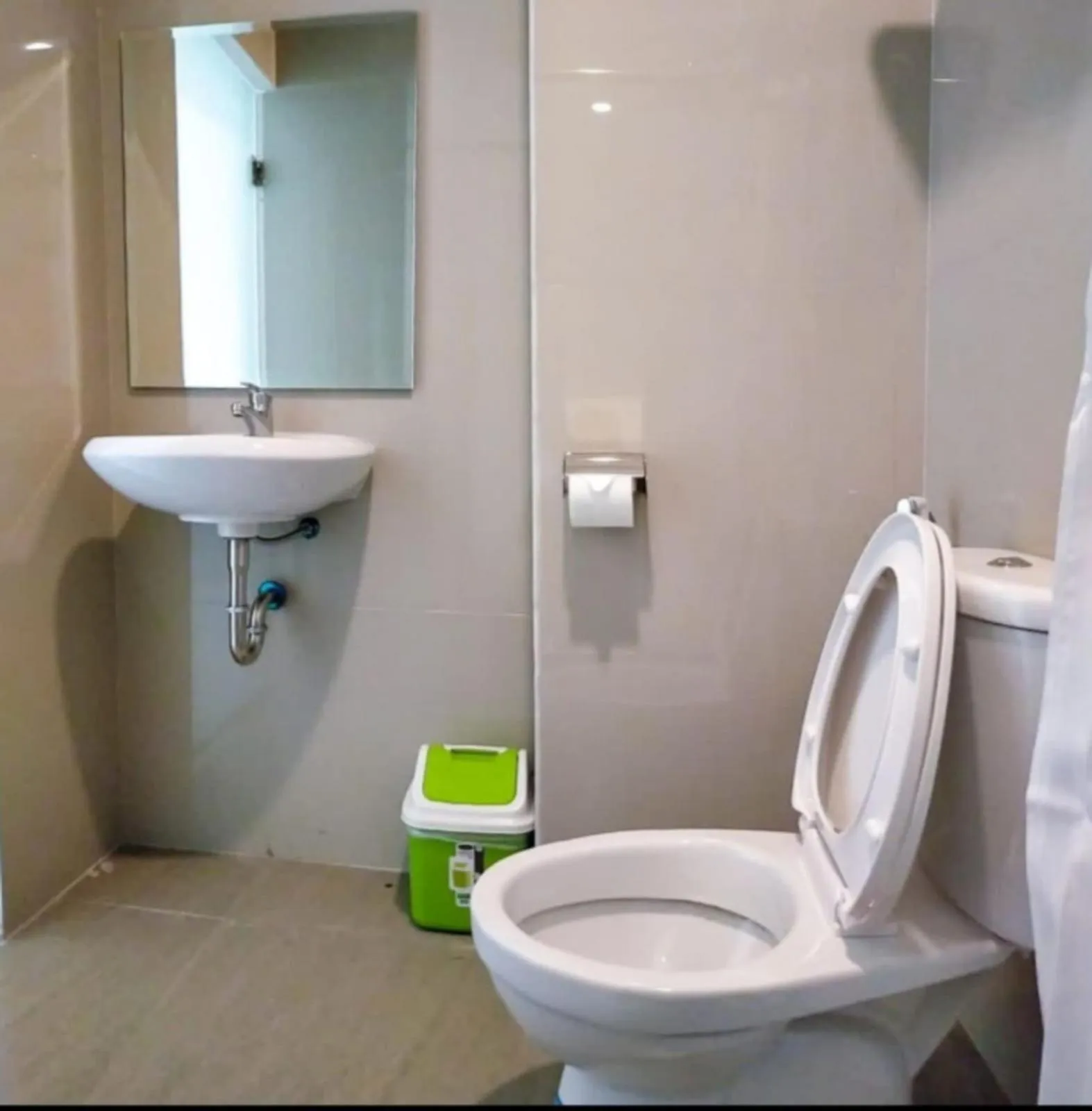 Toilet in Cendana CoLiving Solo Baru