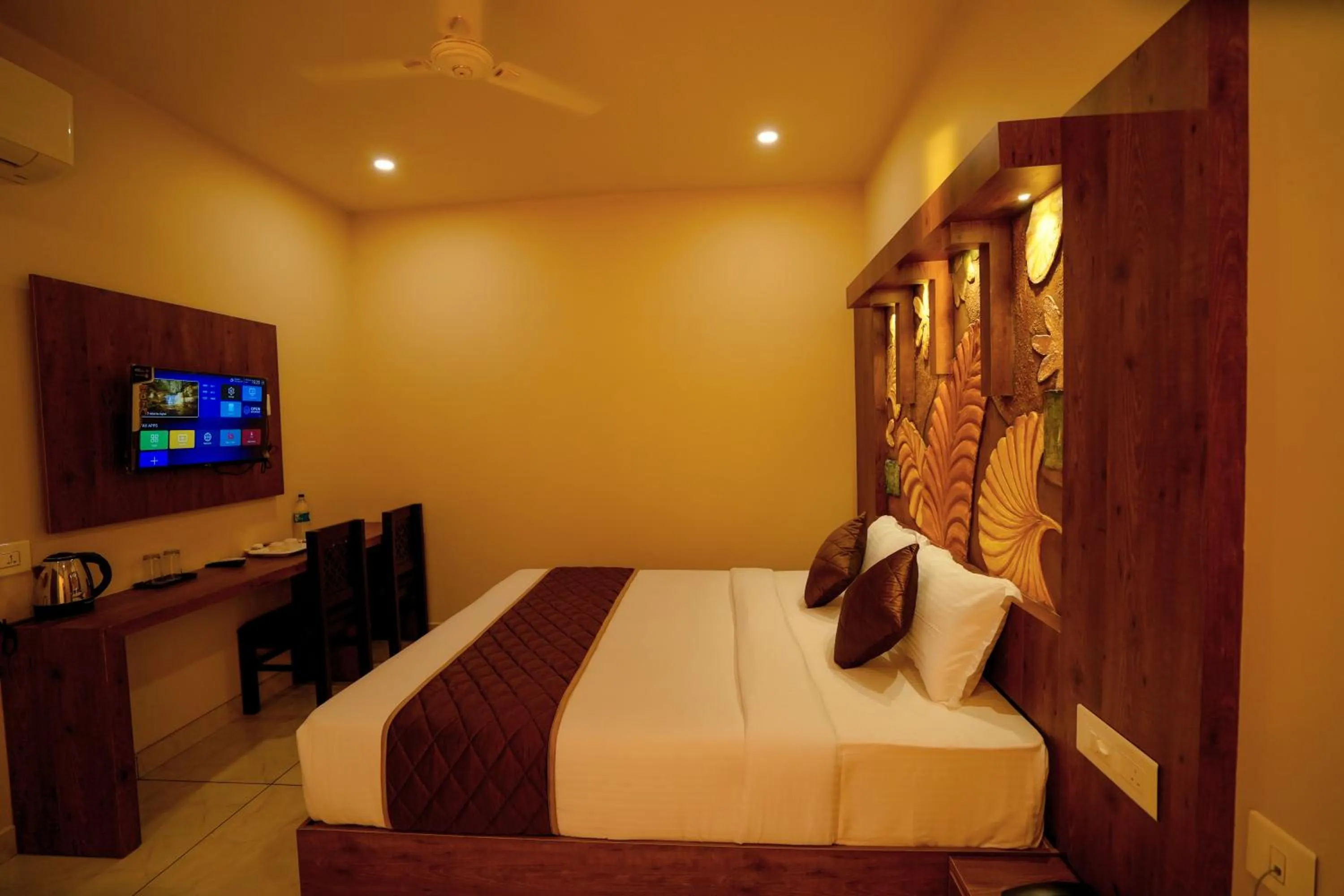 Bed in KOTTACKAL NATURE INN