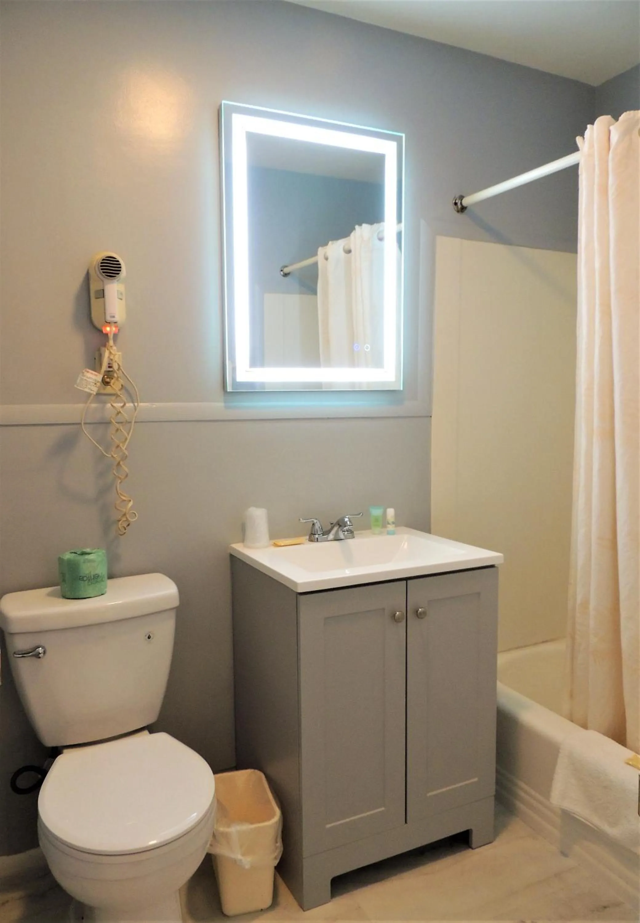 Shower in Windsor Motel