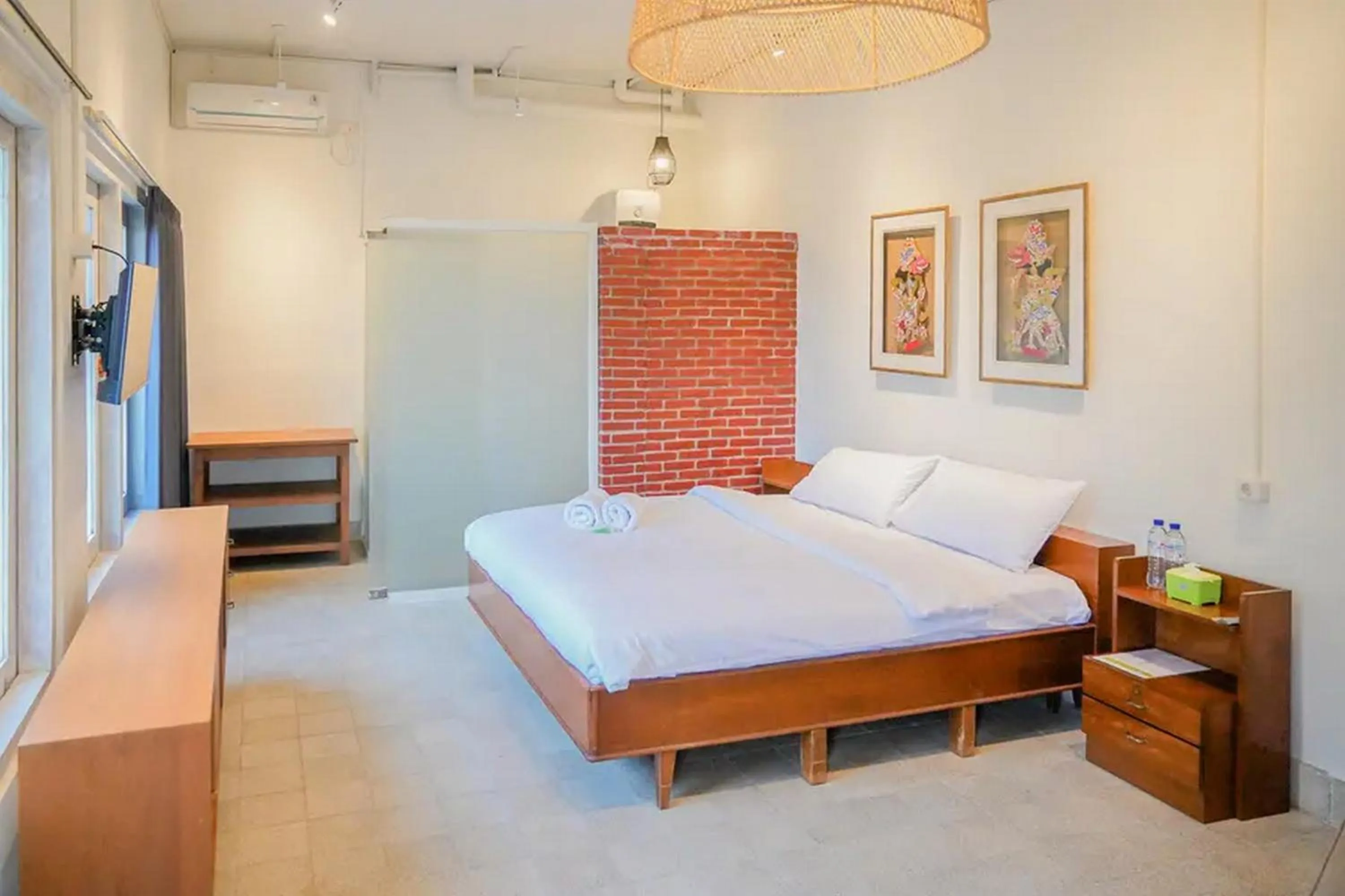 Bedroom, Bed in Urbanview Wisma Nirwana Tretes near Cimory Prigen