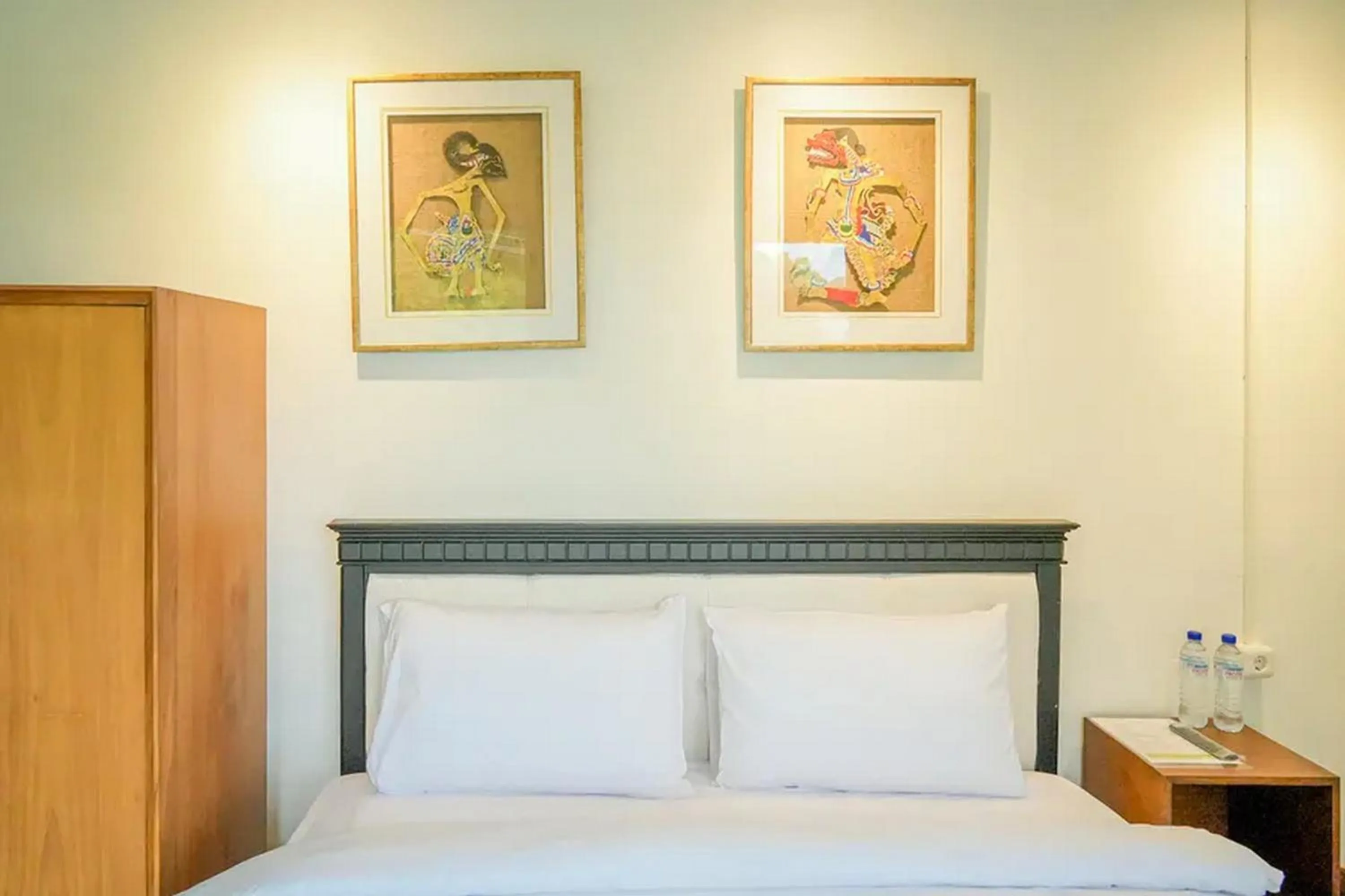 Bedroom, Bed in Urbanview Wisma Nirwana Tretes near Cimory Prigen