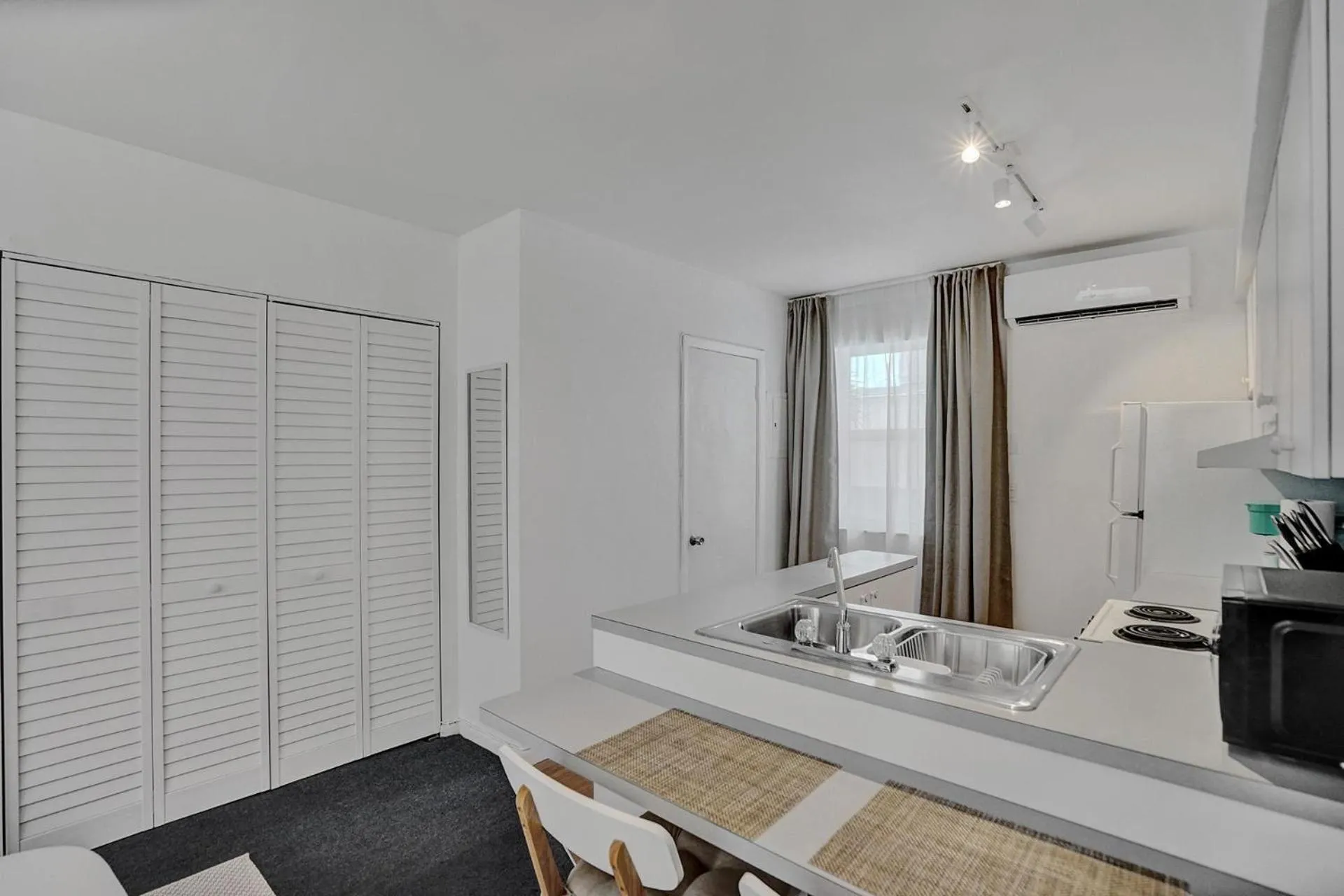 Suite #1 - Marine Villas Hollywood - 1 Bedroom