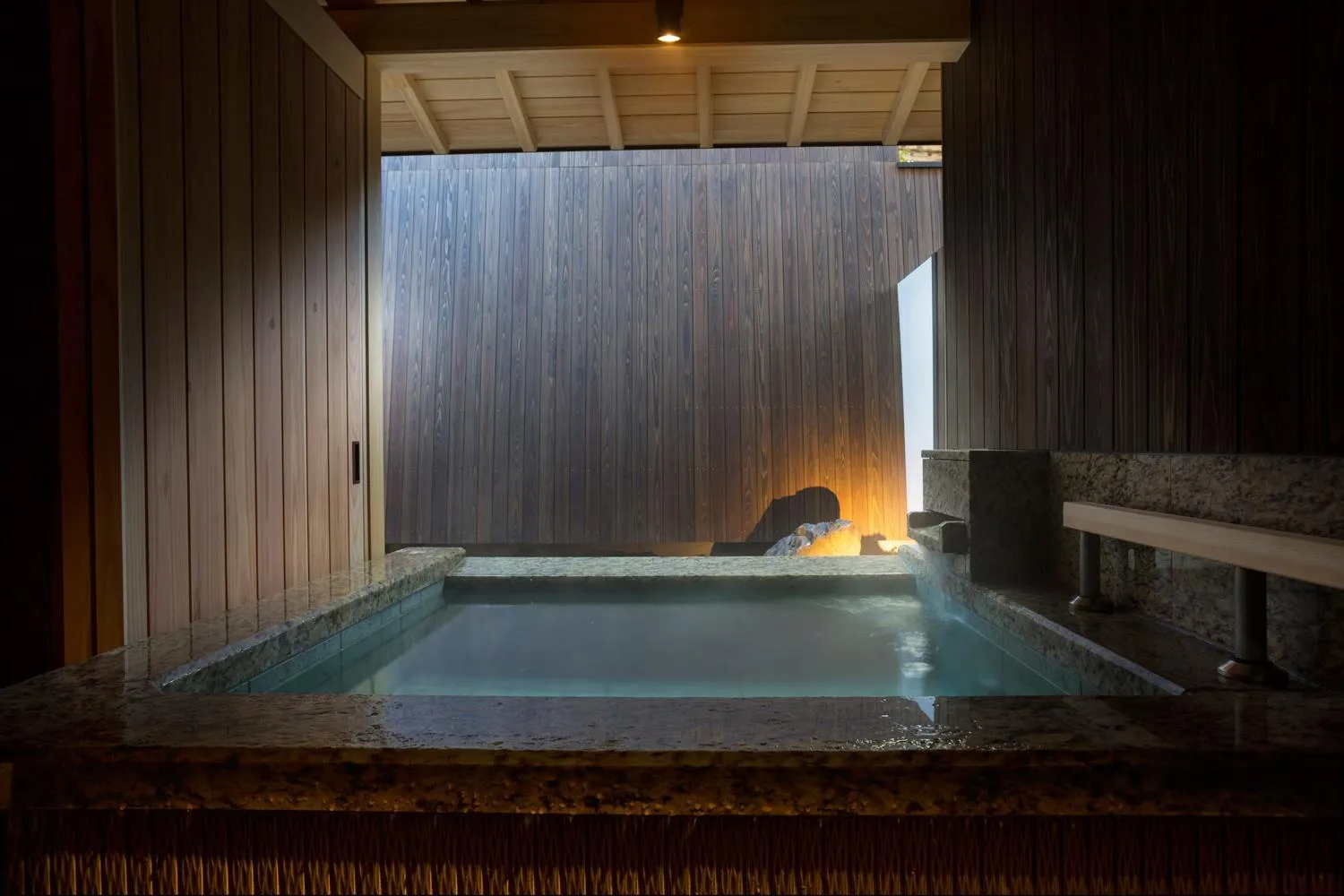 Photo of the whole room in Hotel Yuraku Kyo-yasaka