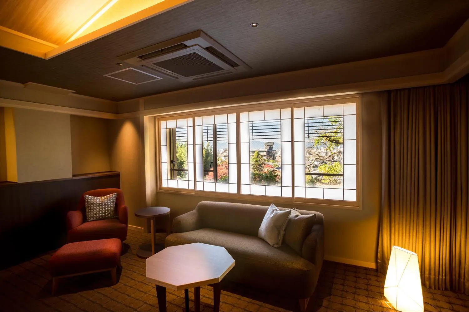 Photo of the whole room in Hotel Yuraku Kyo-yasaka