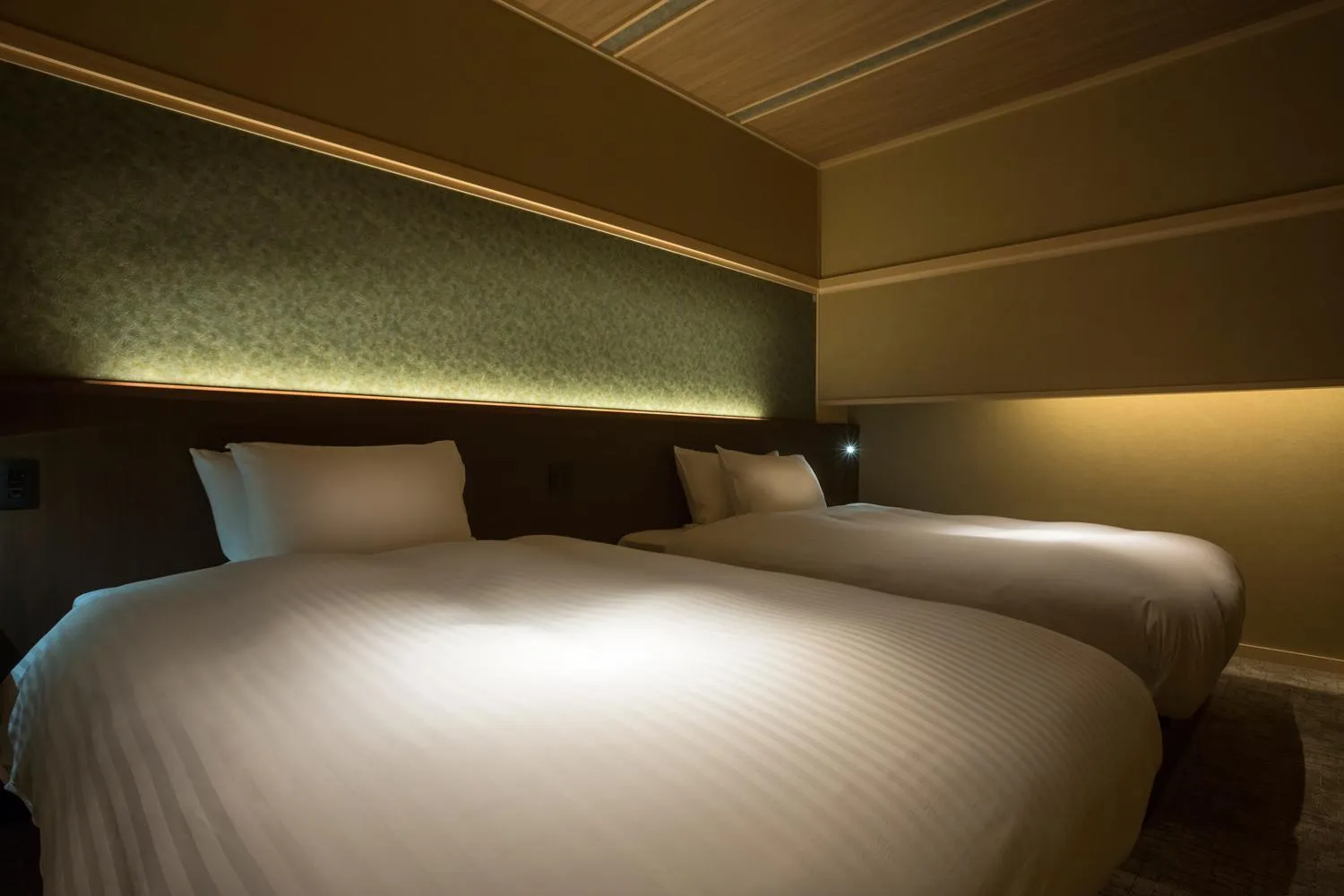 Photo of the whole room, Bed in Hotel Yuraku Kyo-yasaka