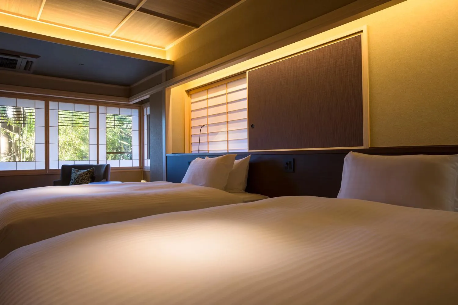 Photo of the whole room, Bed in Hotel Yuraku Kyo-yasaka