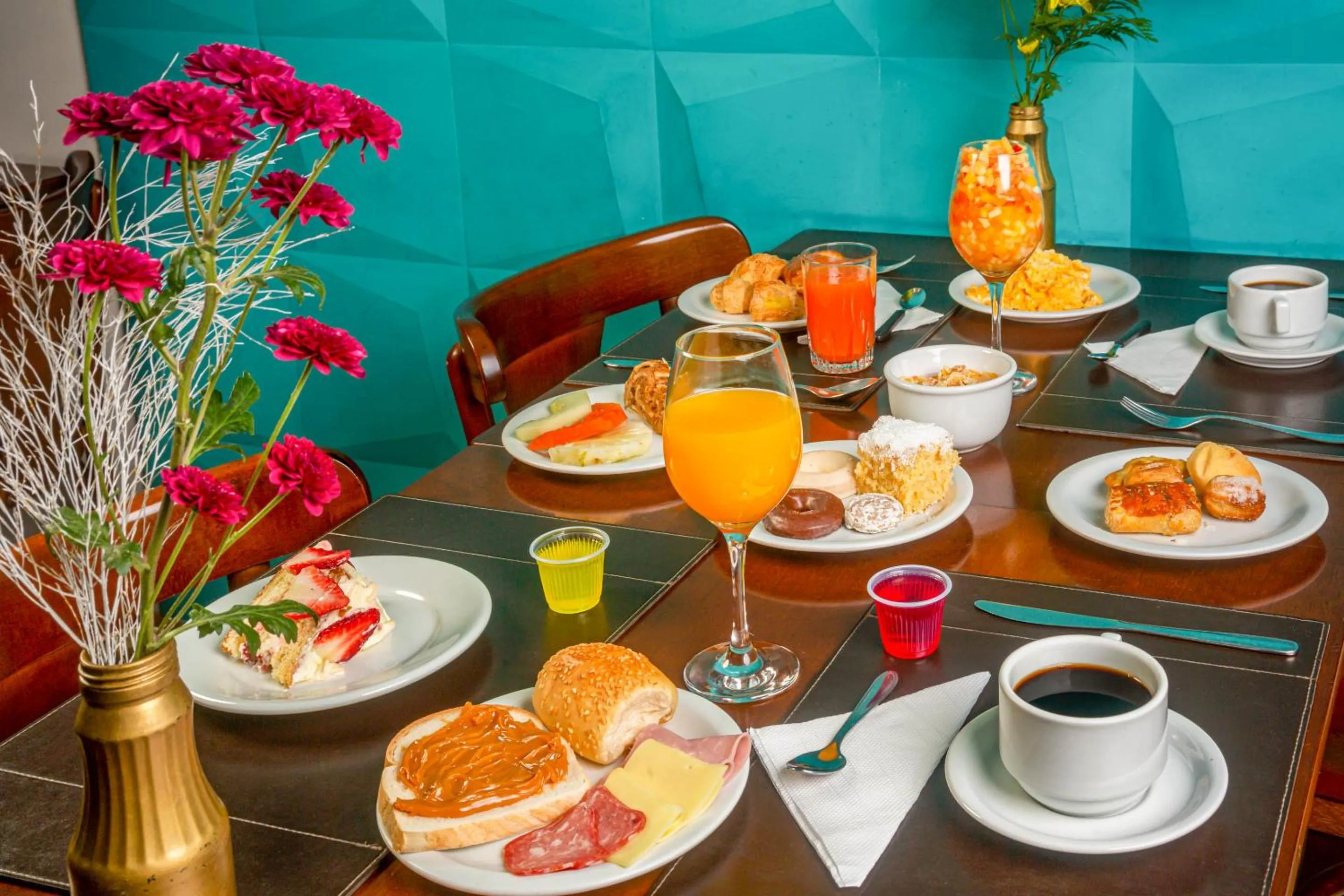 Breakfast in Hotel Laghetto Viale