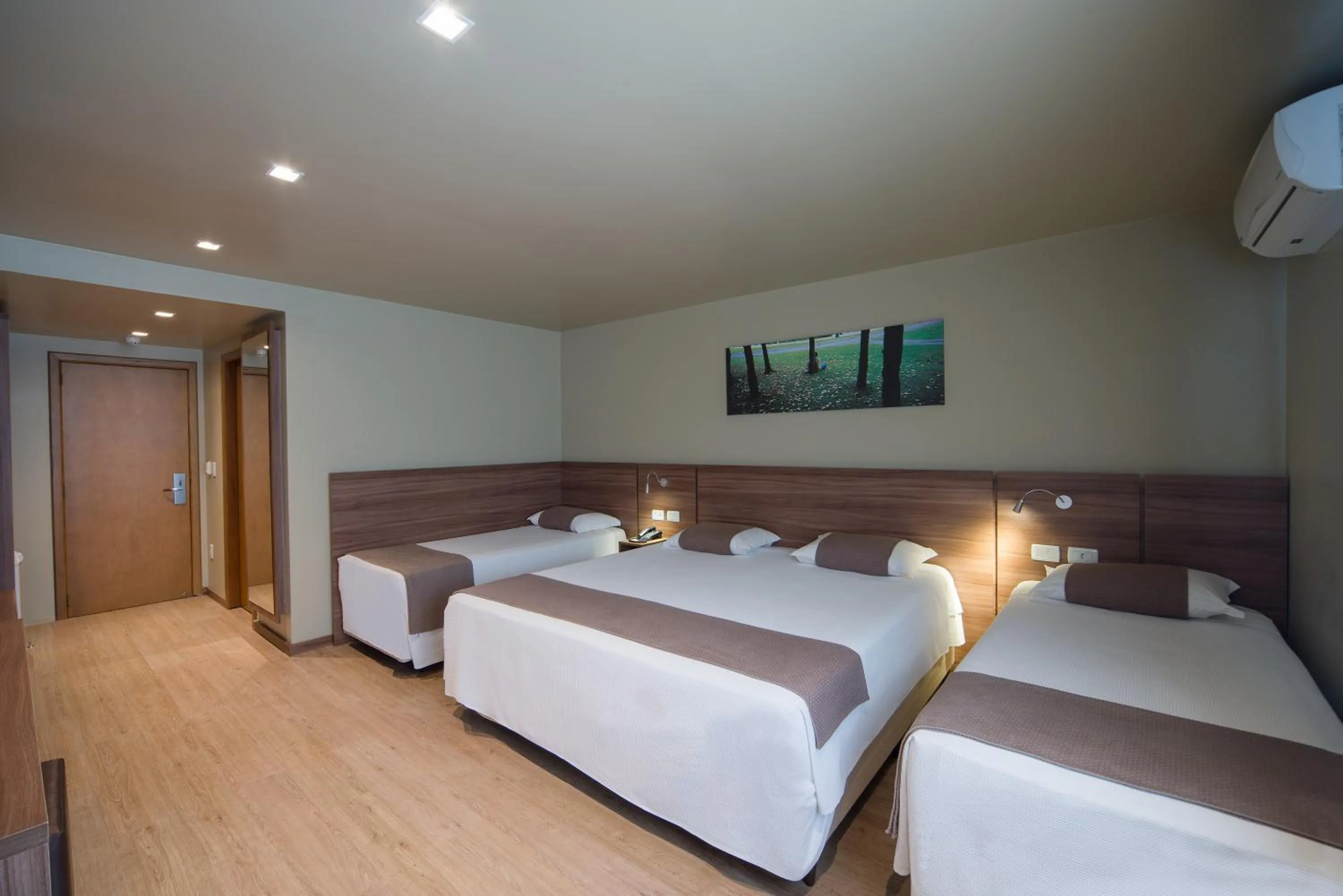 Superior Quadruple Room in Hotel Laghetto Viale