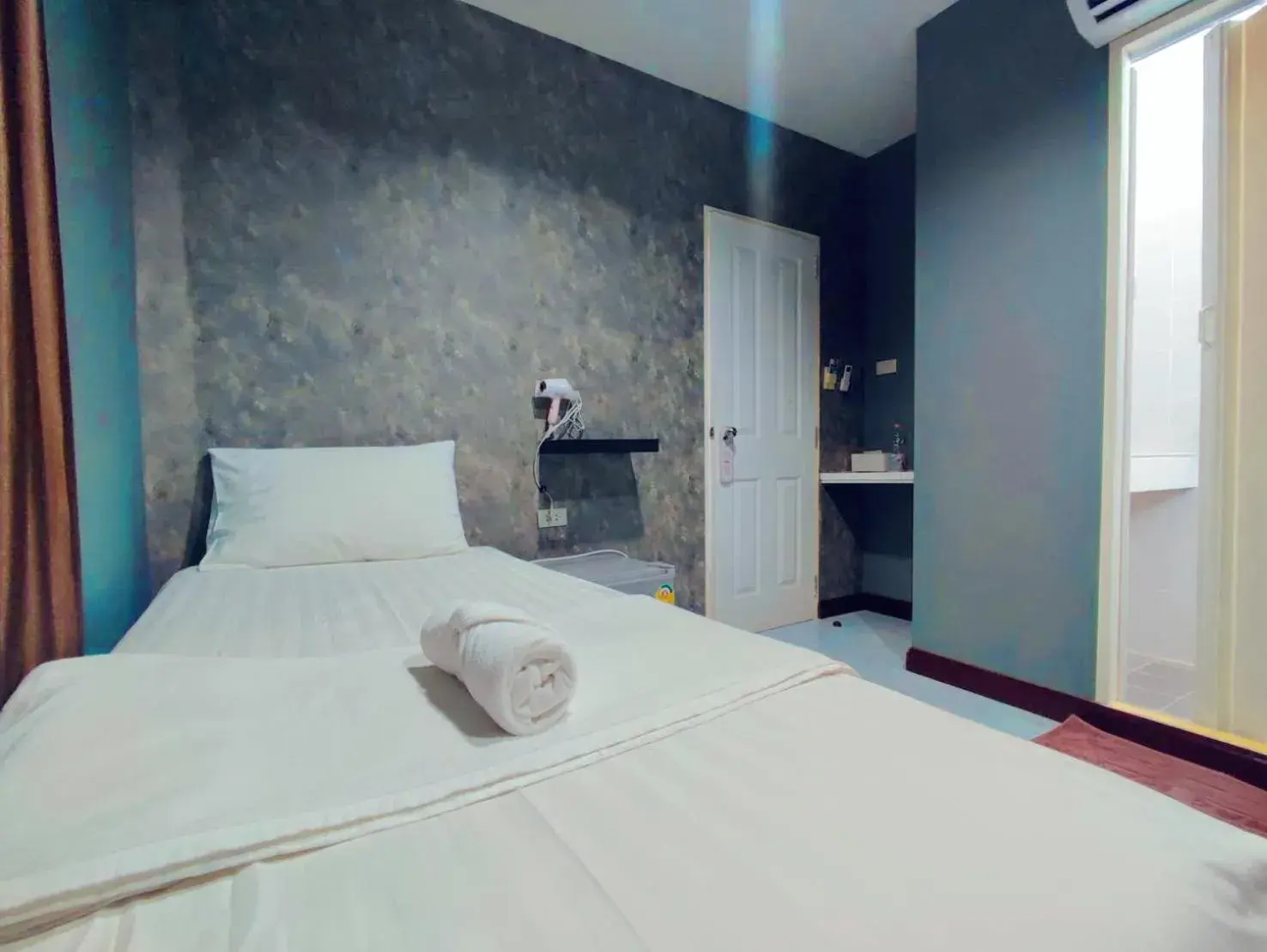 Small Single Room - single occupancy in KS HOUSE Small Single Room - single occupancy in KS HOUSE