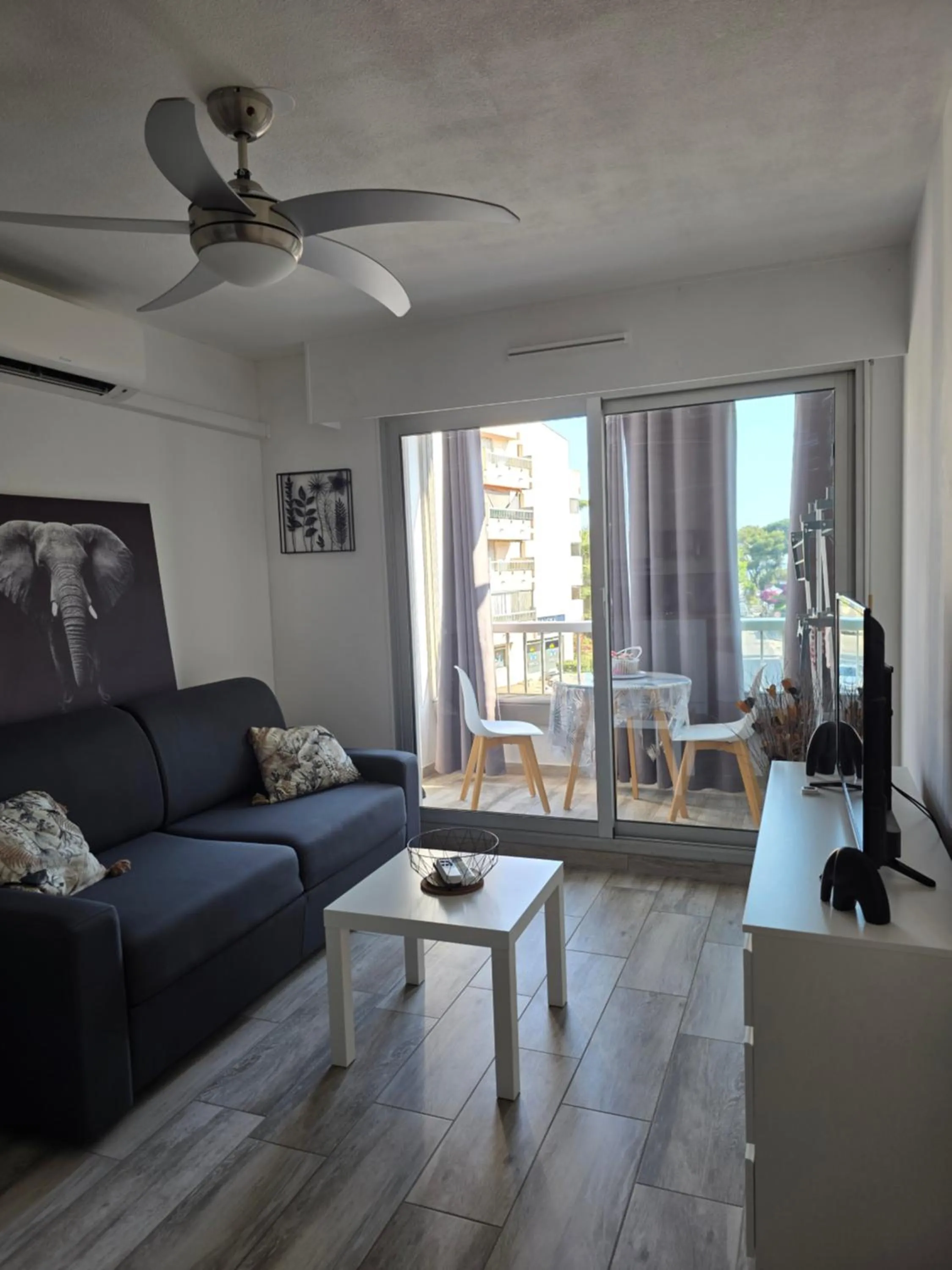 One-Bedroom Apartment in Saint Mandrier Pin Rolland Studio Climatisé 2 pers parking plage pinède, tout à pied