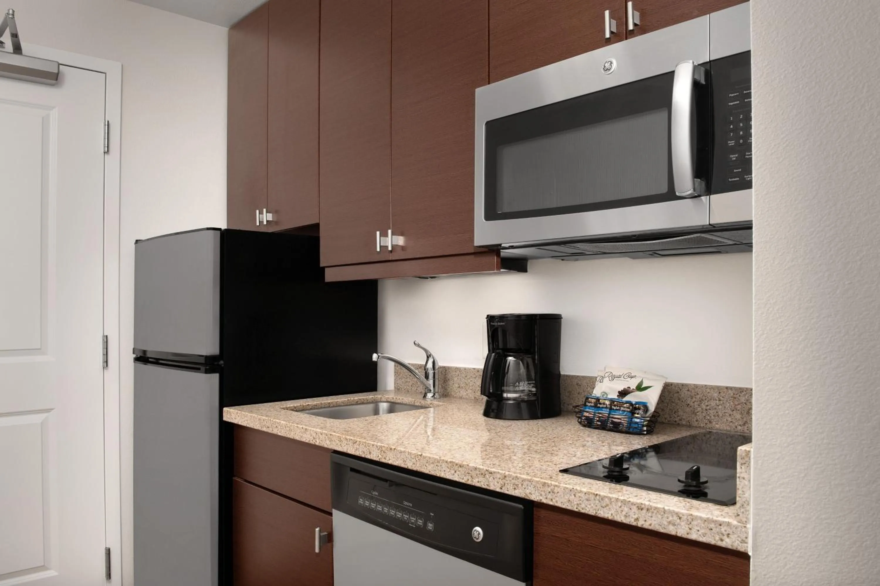 Kitchen or kitchenette in TownePlace Suites by Marriott Cheyenne Southwest/Downtown Area