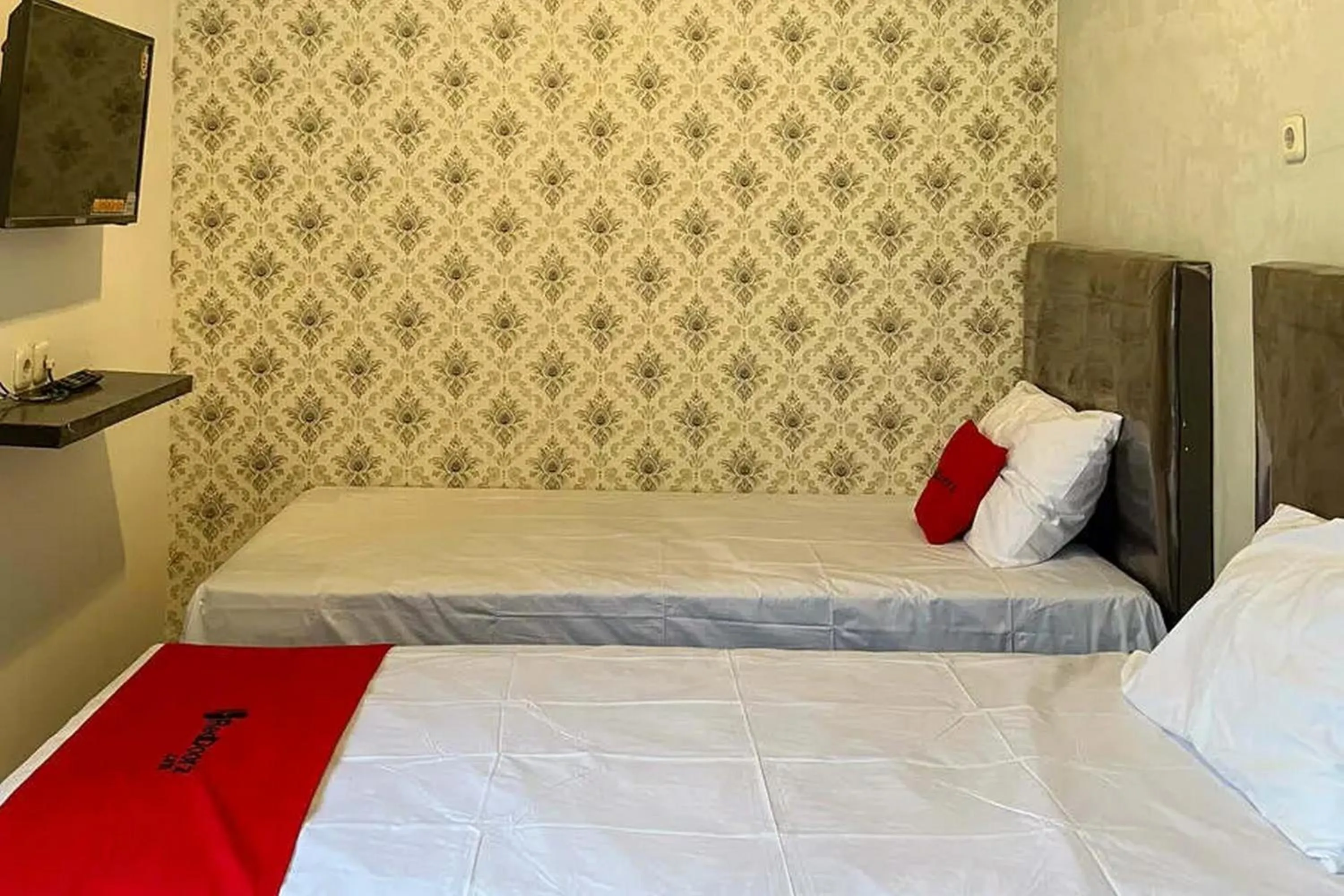 Bed in RedDoorz near Waterpark Citra Garden Medan