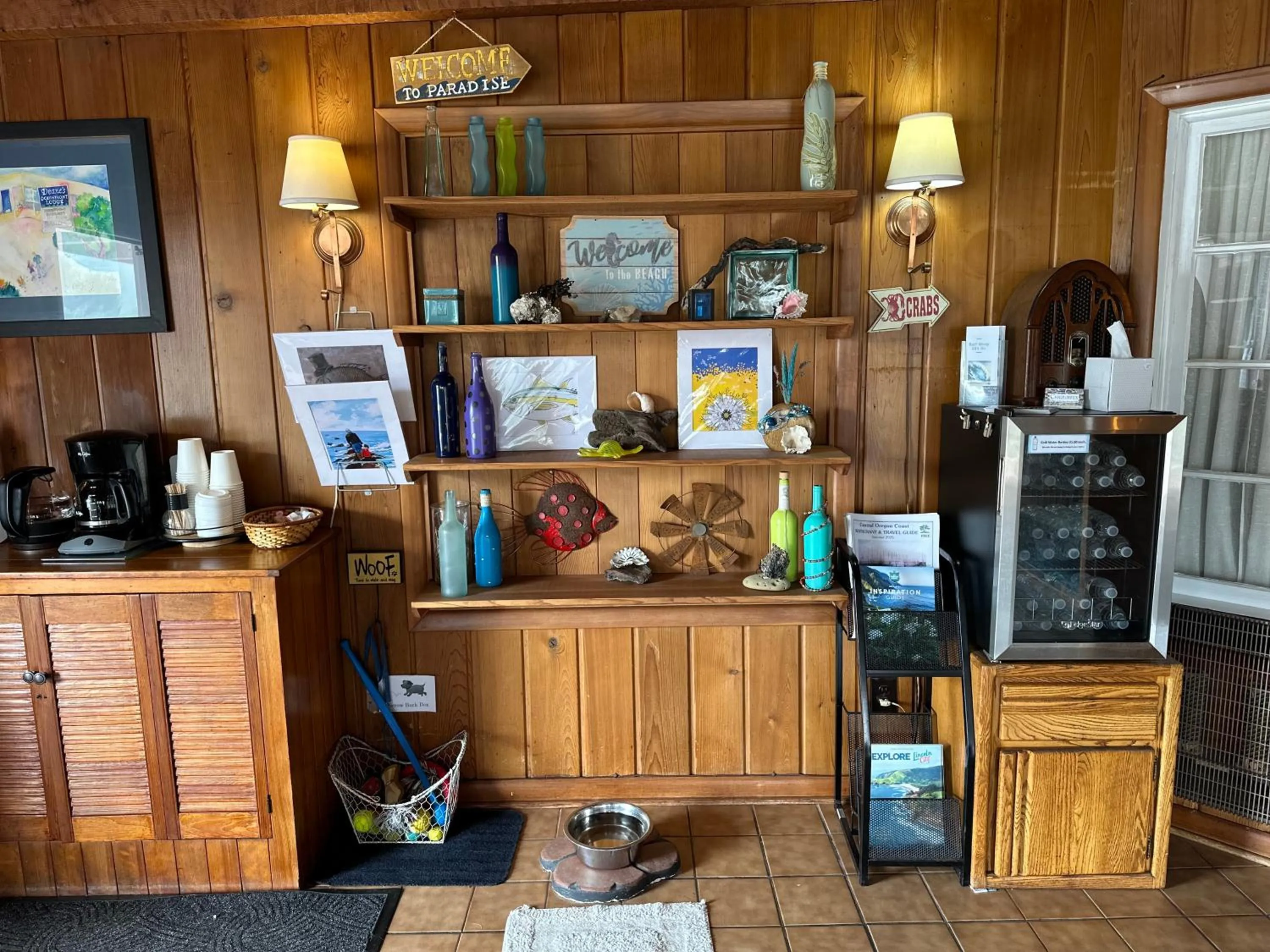 Lobby or reception in Tillicum Beach Motel - Formerly Deane's Oceanfront Lodge