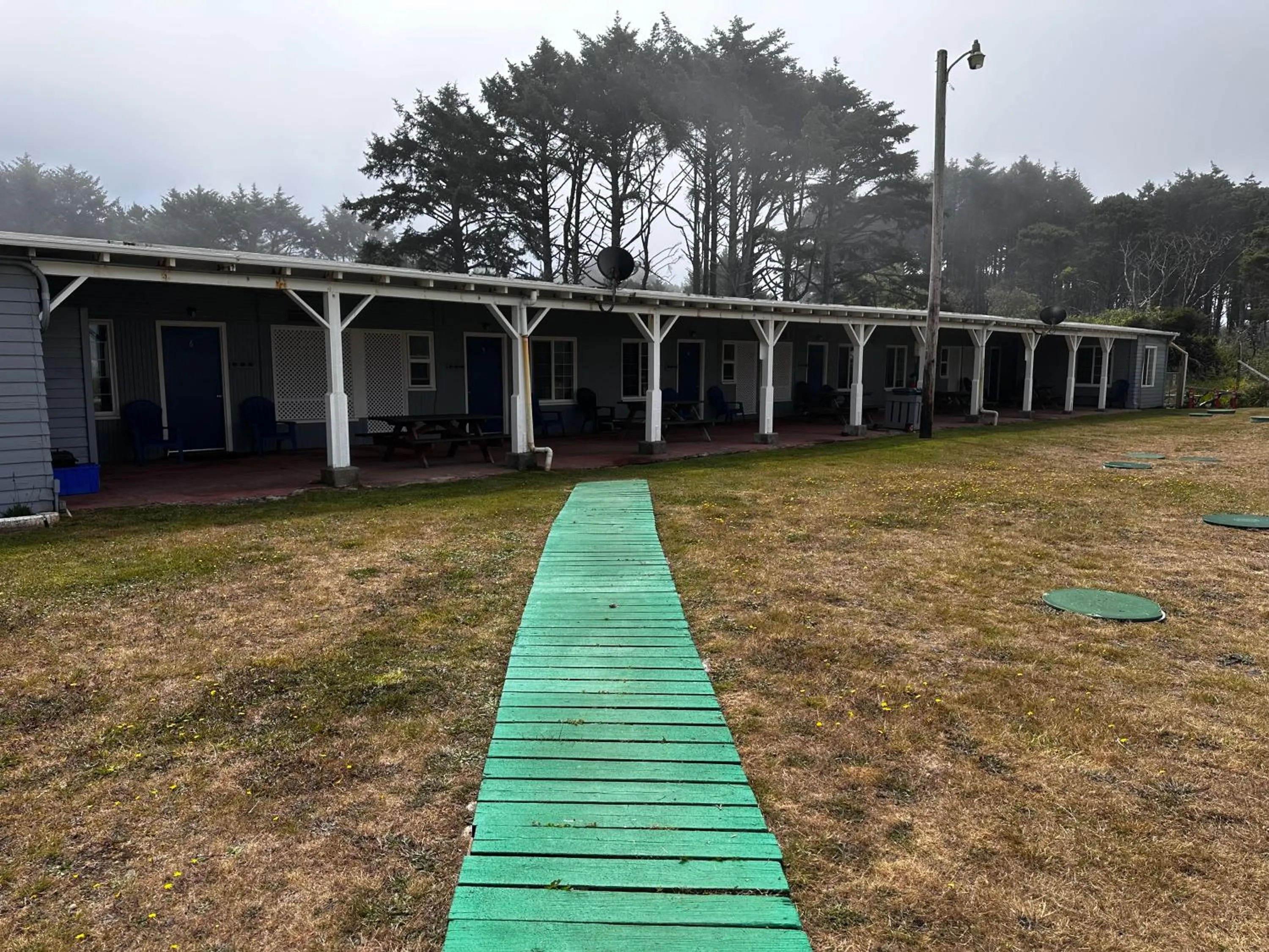 Patio in Tillicum Beach Motel - Formerly Deane's Oceanfront Lodge