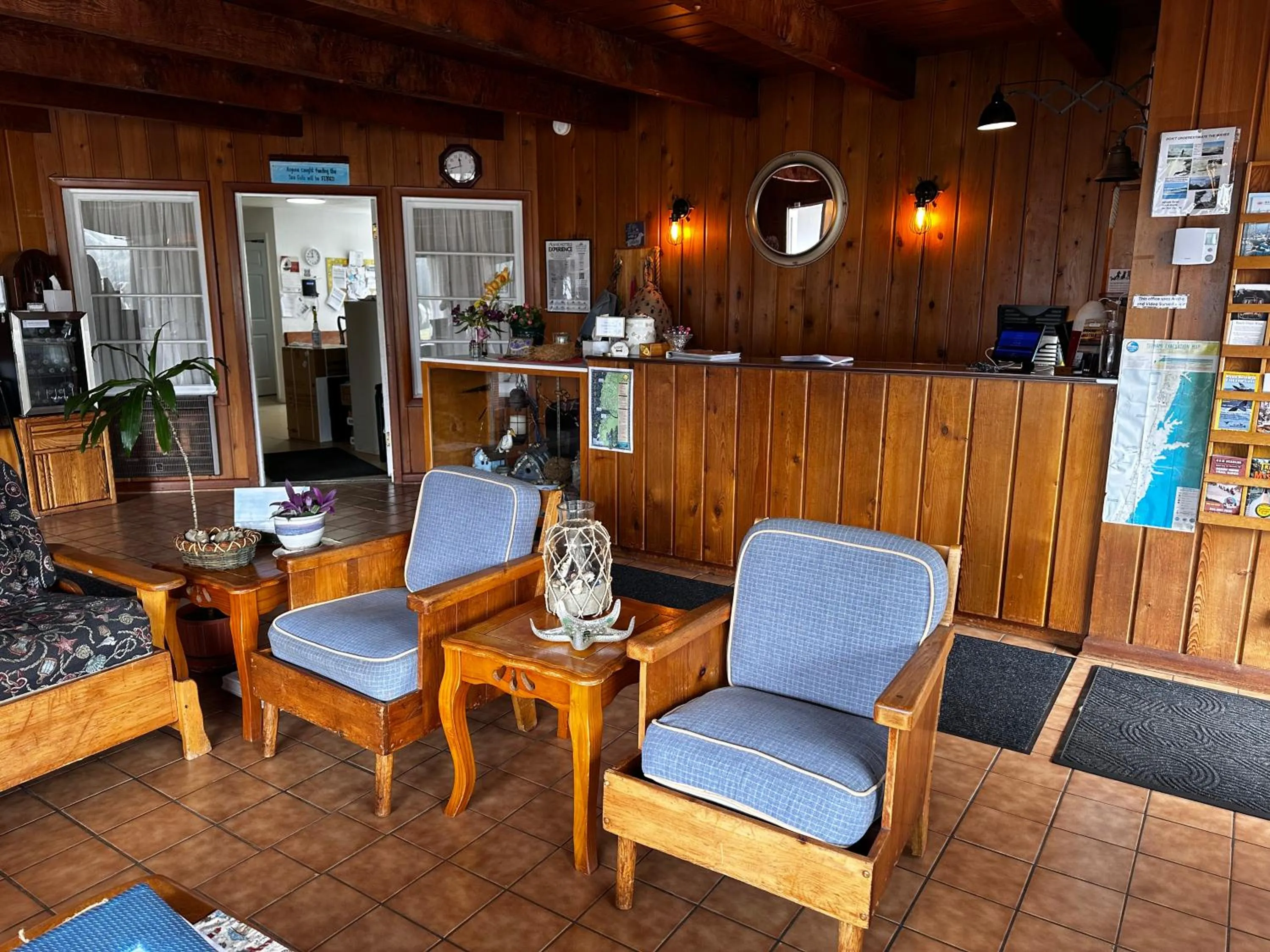 Lobby or reception in Tillicum Beach Motel - Formerly Deane's Oceanfront Lodge