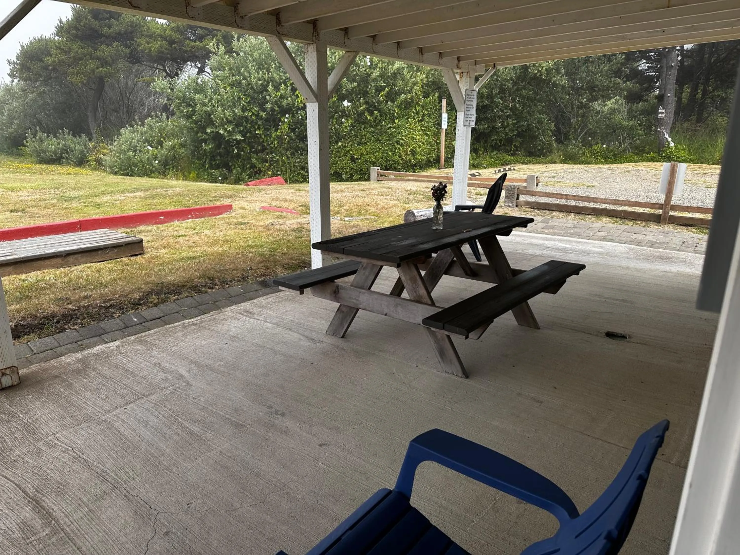 Balcony/Terrace in Tillicum Beach Motel - Formerly Deane's Oceanfront Lodge