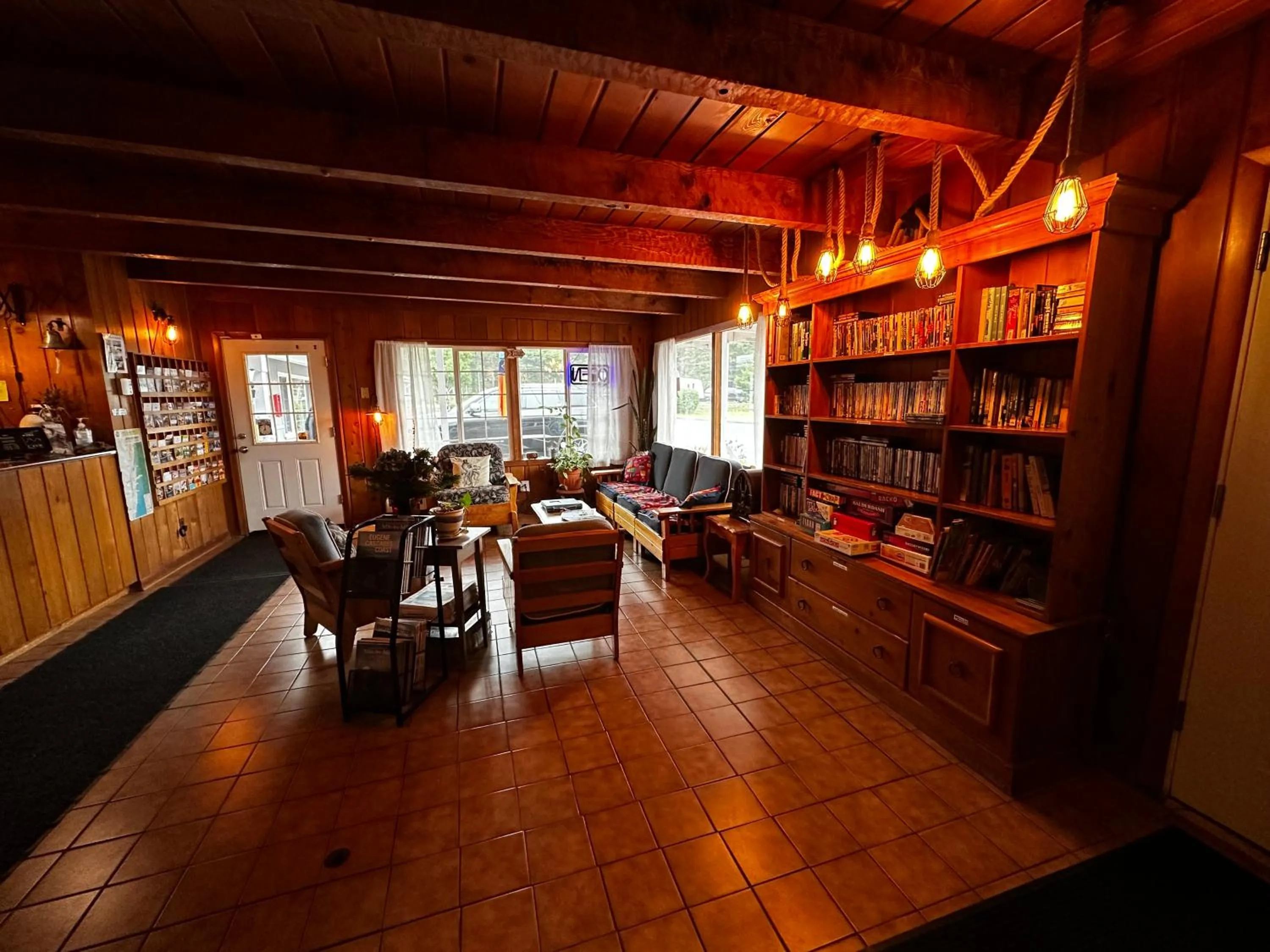 Game Room in Tillicum Beach Motel - Formerly Deane's Oceanfront Lodge