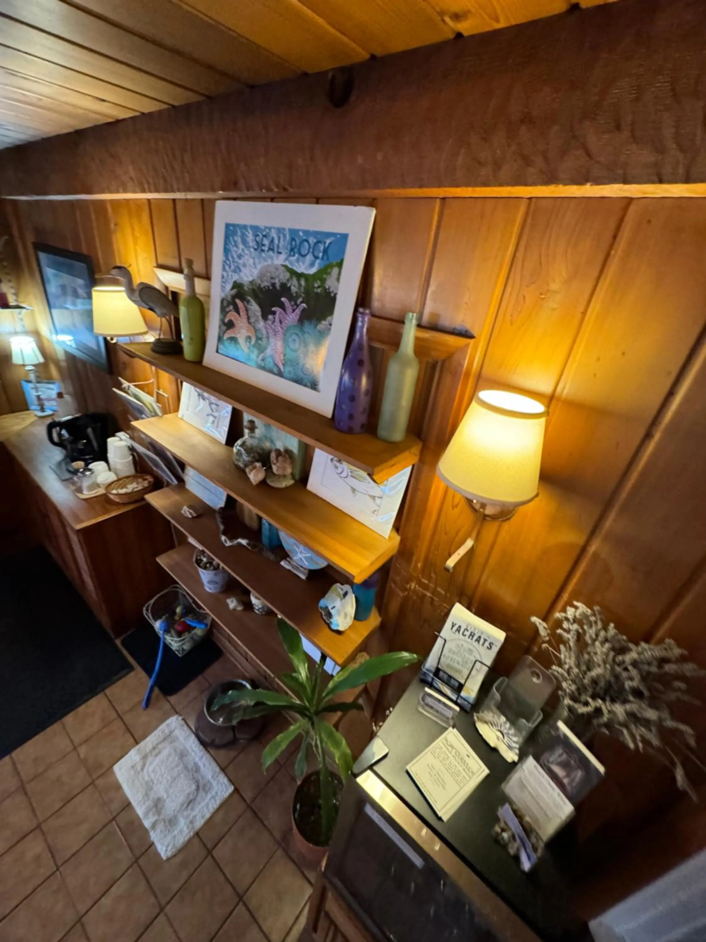 Lobby or reception in Tillicum Beach Motel - Formerly Deane's Oceanfront Lodge