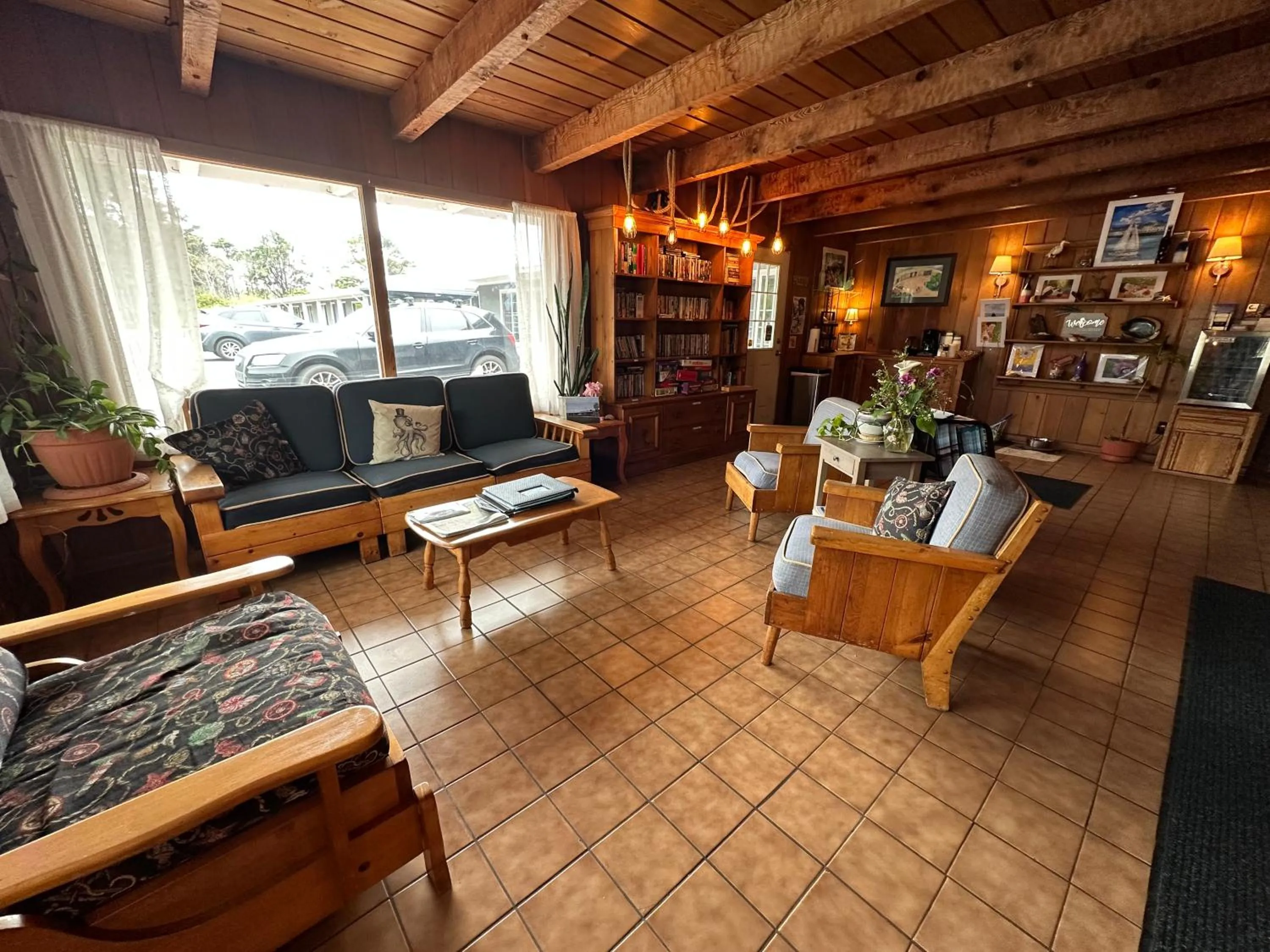 Lobby or reception in Tillicum Beach Motel - Formerly Deane's Oceanfront Lodge