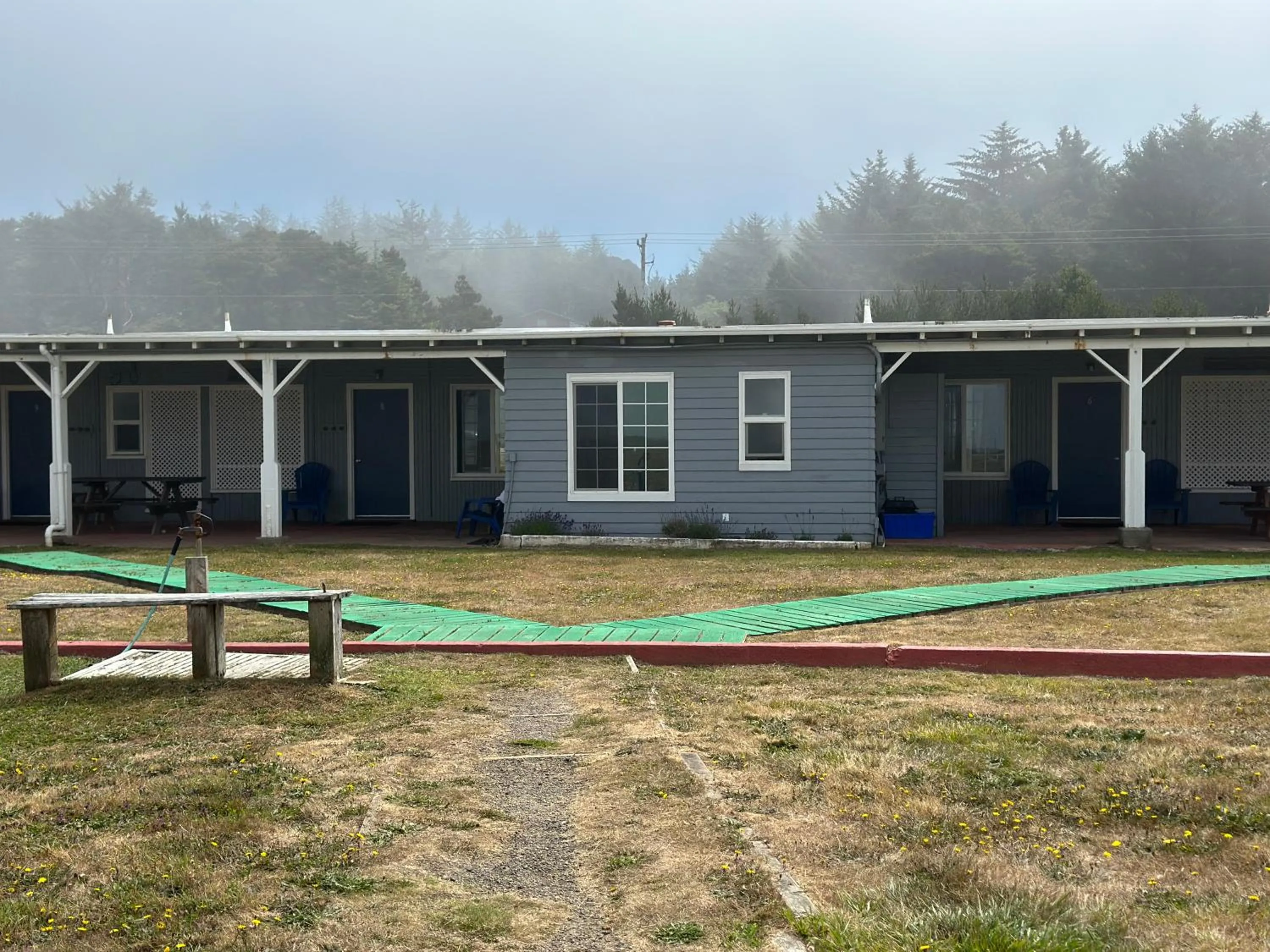 Patio in Tillicum Beach Motel - Formerly Deane's Oceanfront Lodge
