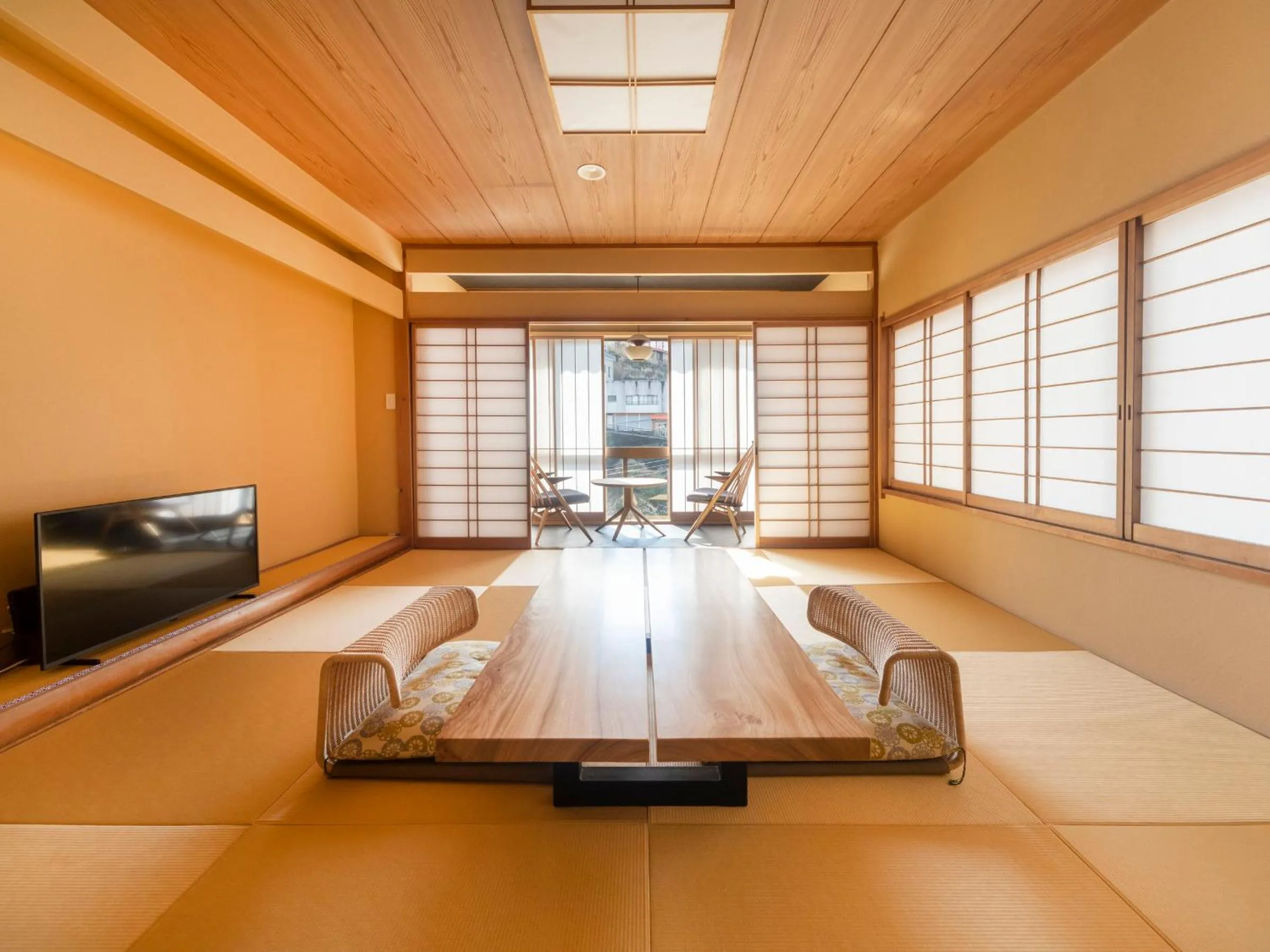 Balcony/Terrace in Izu Atagawa Onsen Miharuya