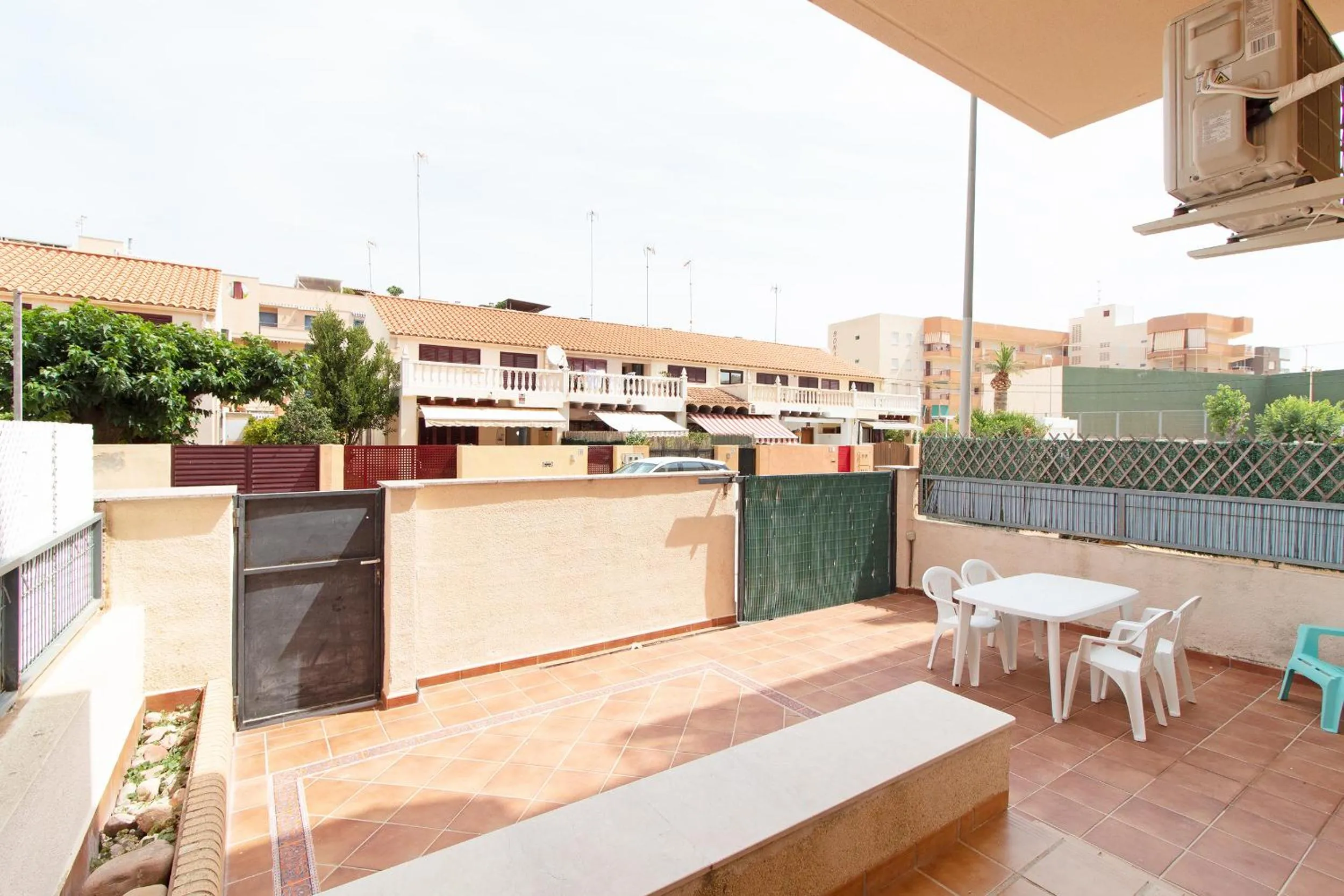 Global Vacacional, Apartamento con gran terraza en la playa de Canet