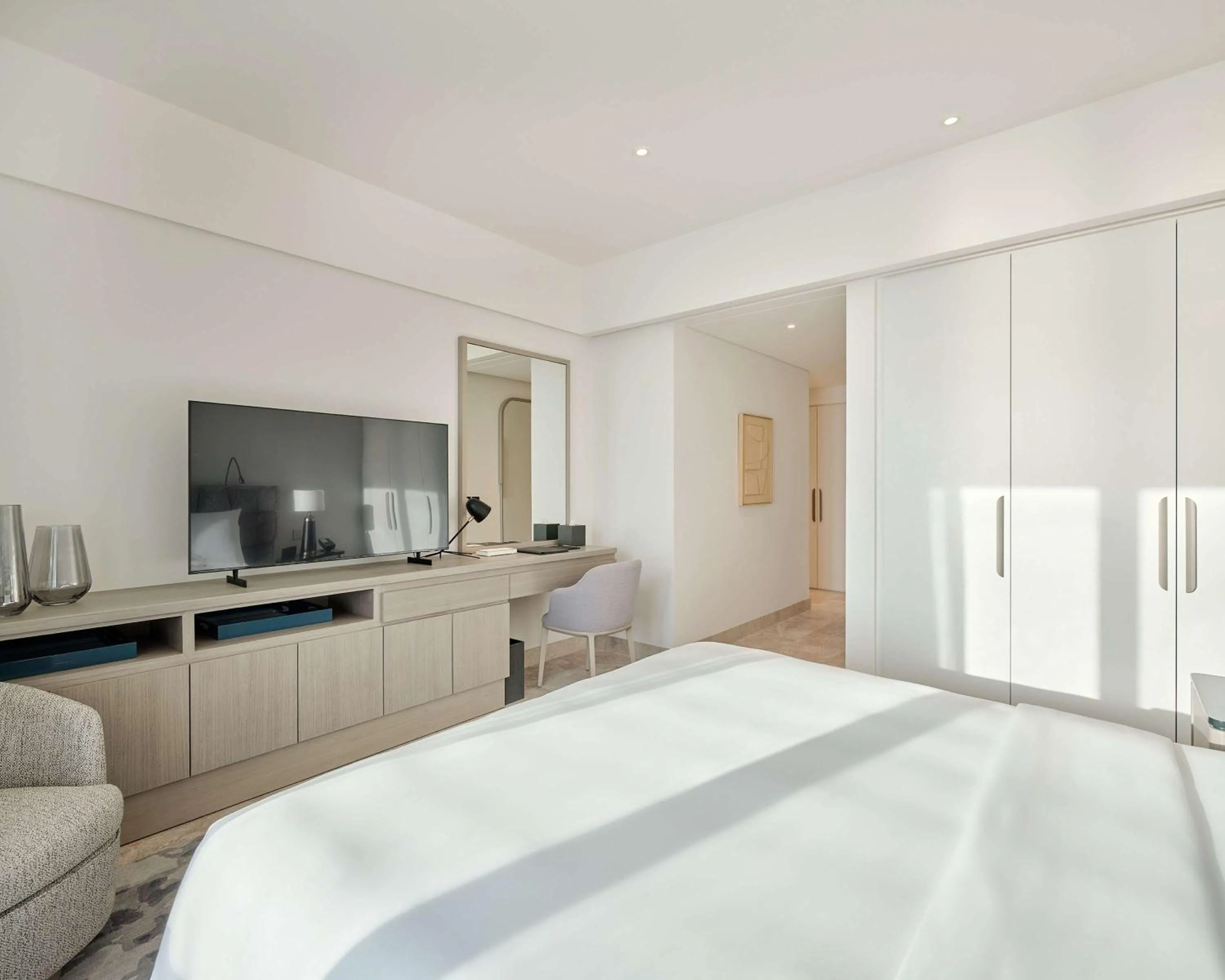 Photo of the whole room, Bed in Grand Hyatt Kuwait Residences