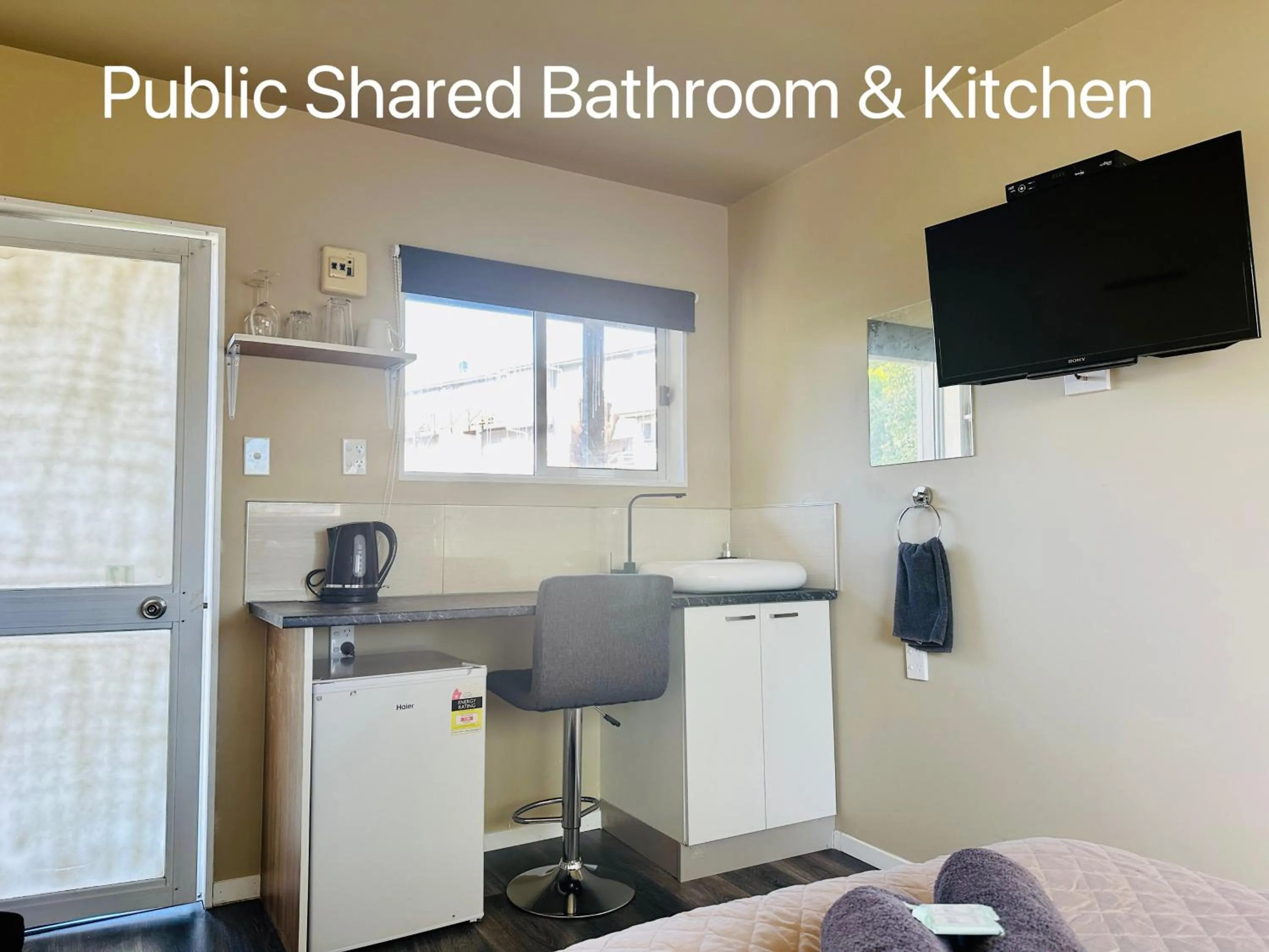 TV and multimedia in A1 Kaikoura Motel & Apartment