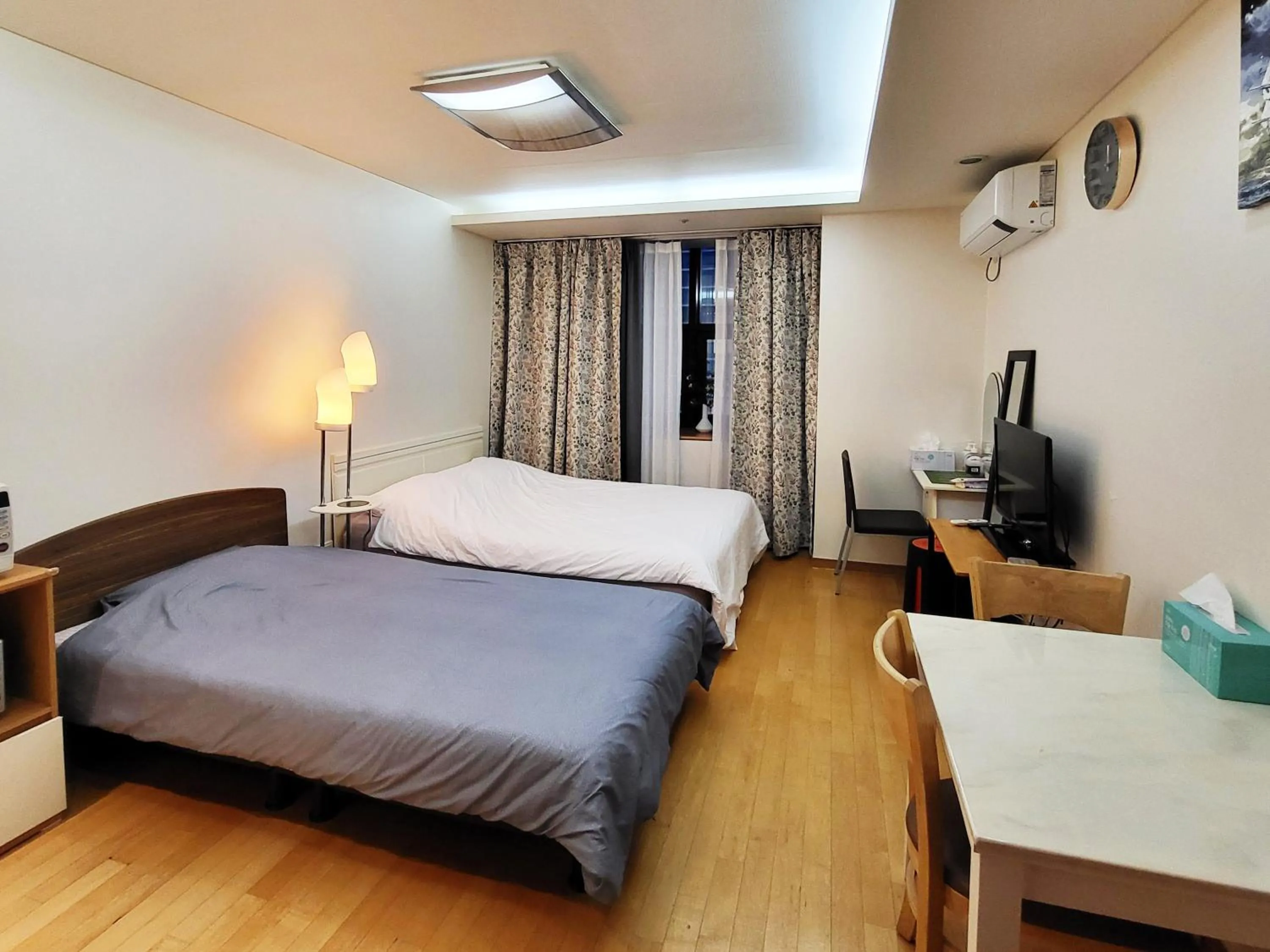 Bed in Khan Residence