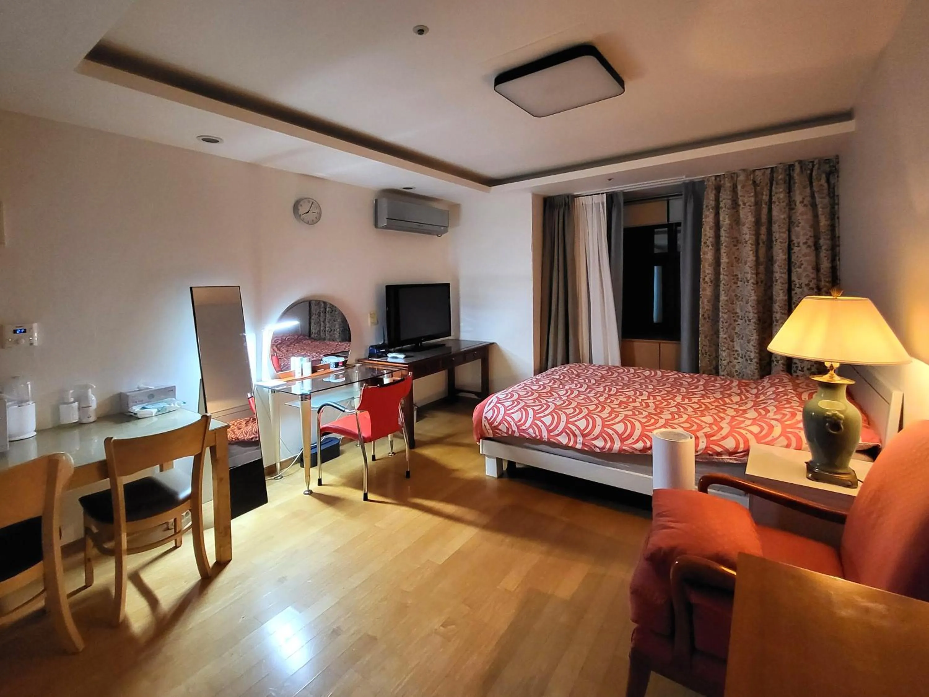 Bed in Khan Residence