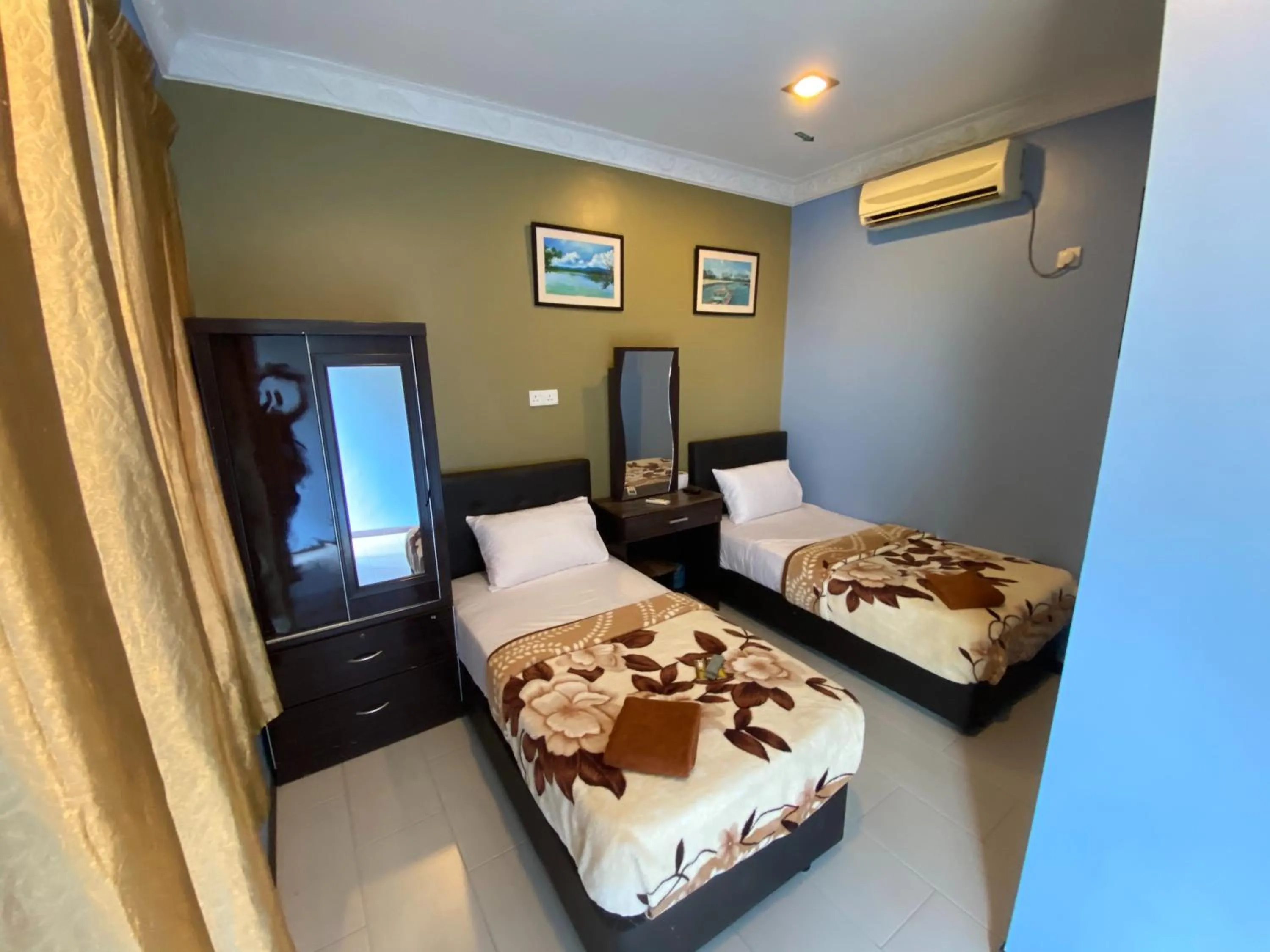 Photo of the whole room, Bed in Redang De' Rimba