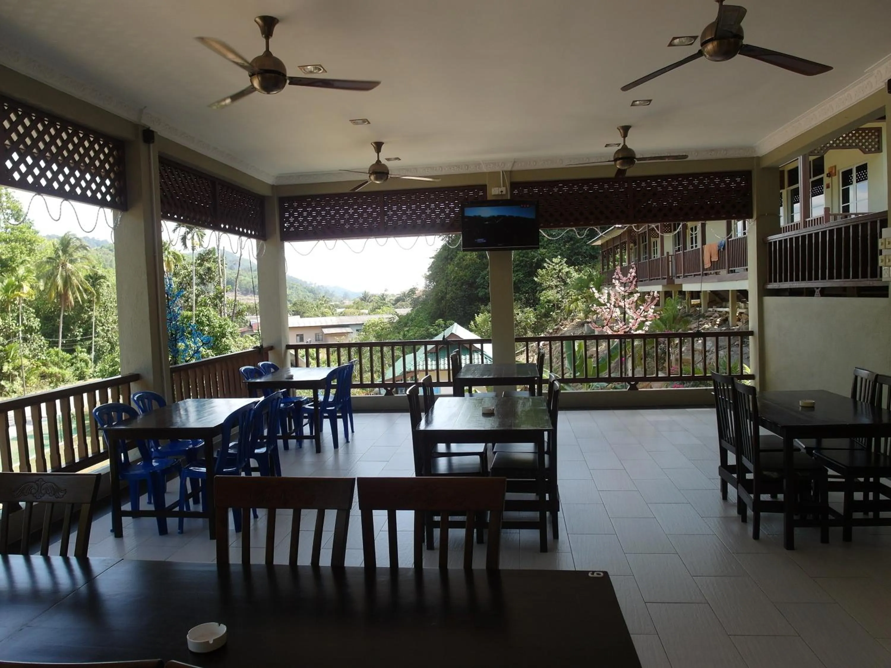 Restaurant/places to eat in Redang De' Rimba