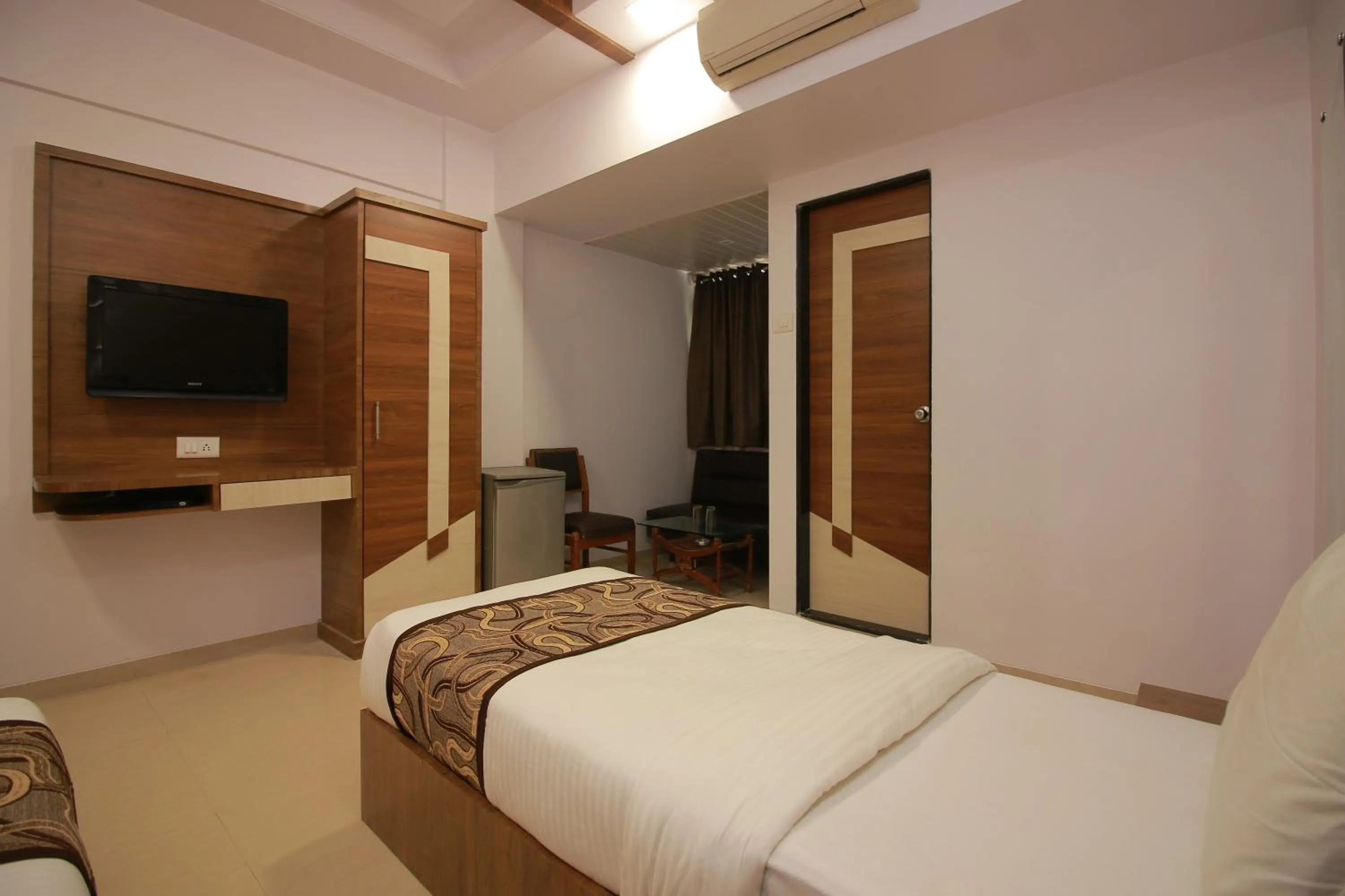 Photo of the whole room, Bed in Hotel Apex