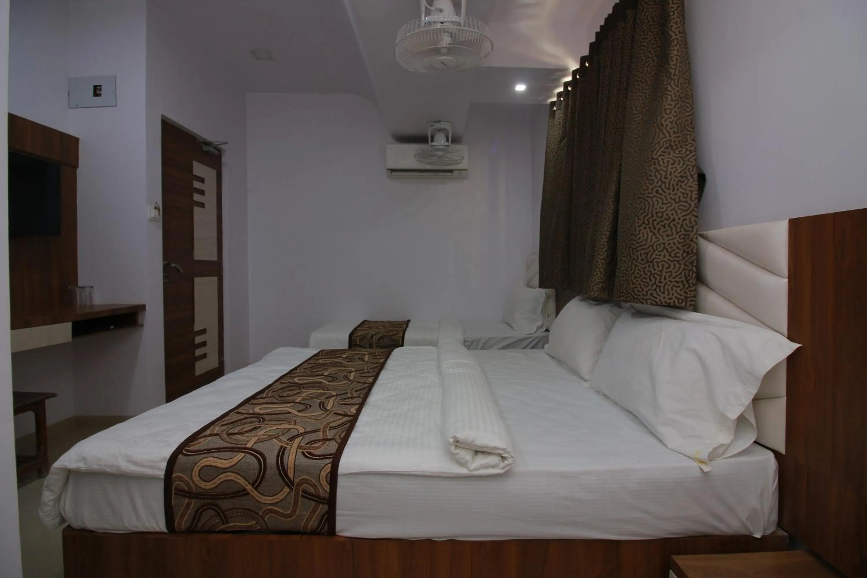 Photo of the whole room, Bed in Hotel Apex