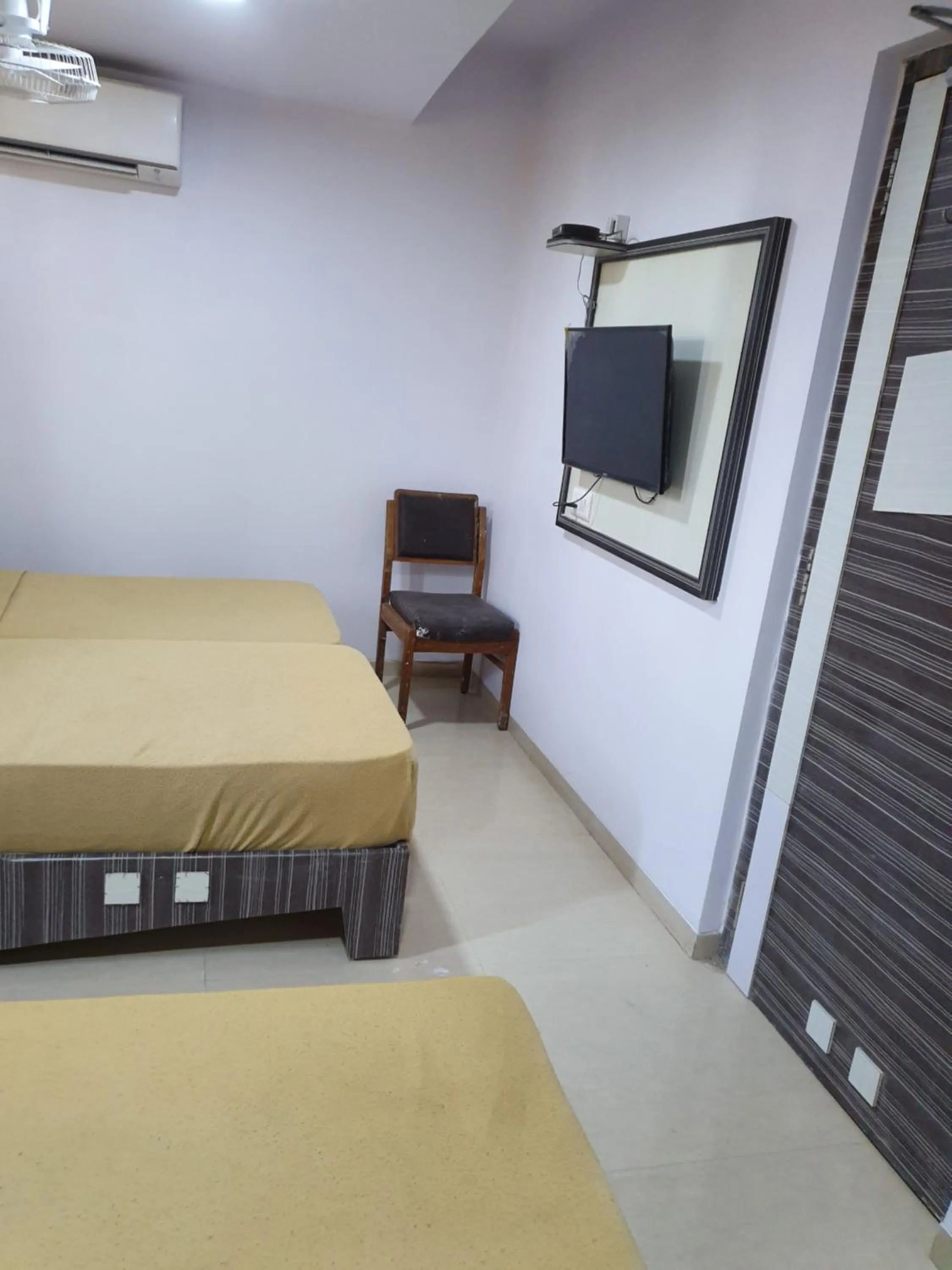 View (from property/room), Bed in Hotel Apex