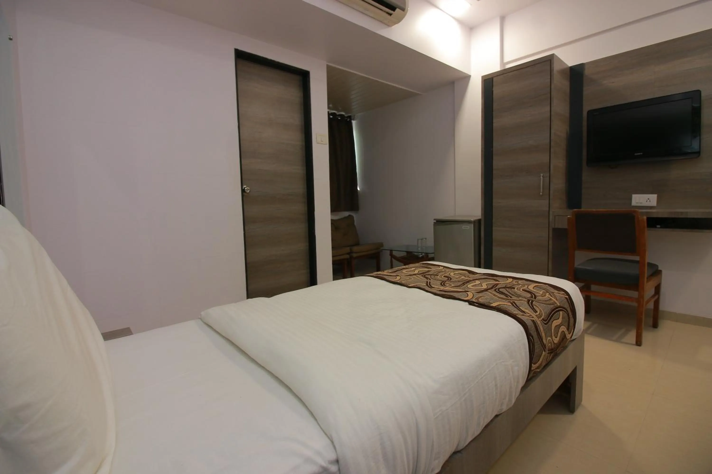 Photo of the whole room, Bed in Hotel Apex