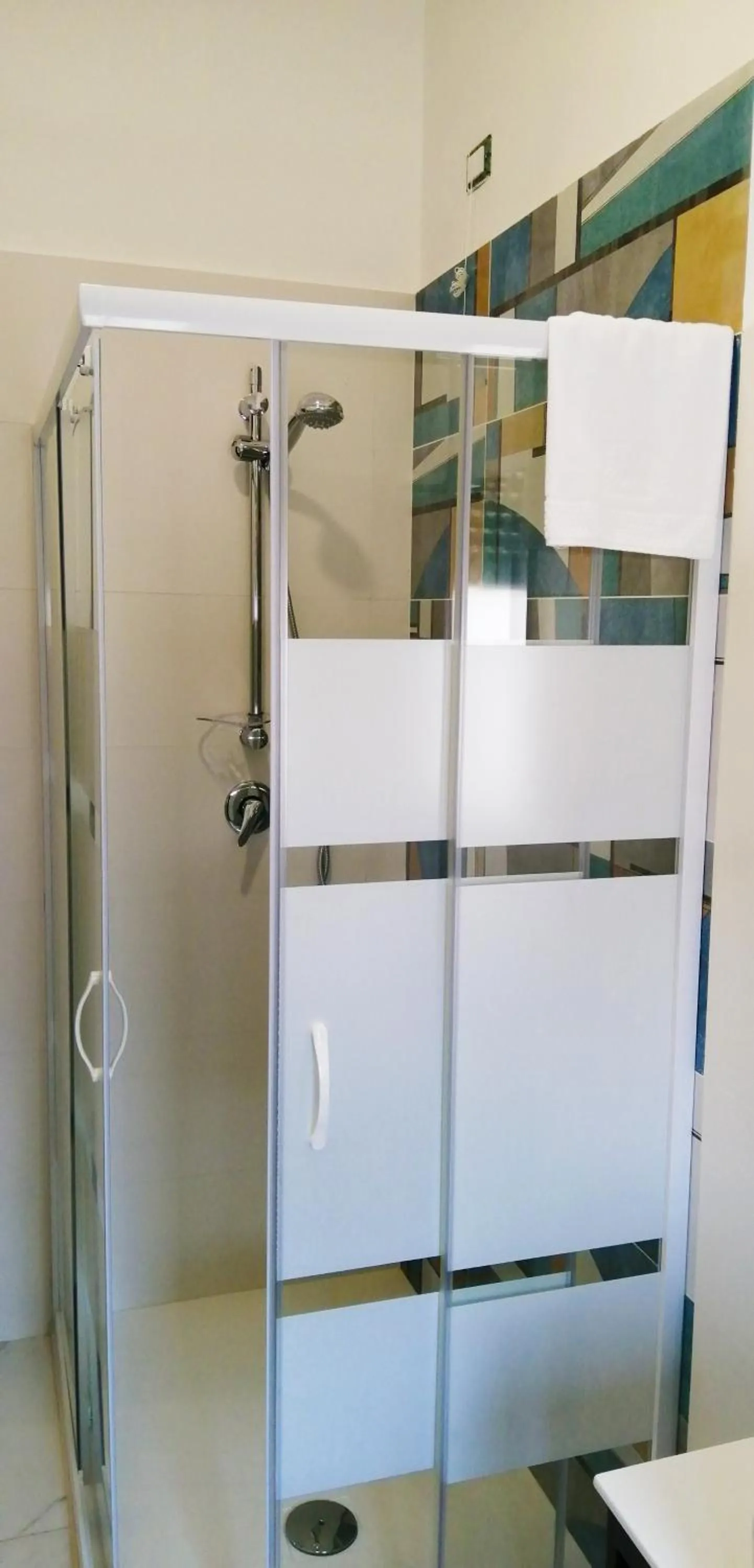 Shower in HOTEL HOUSE GARGANO