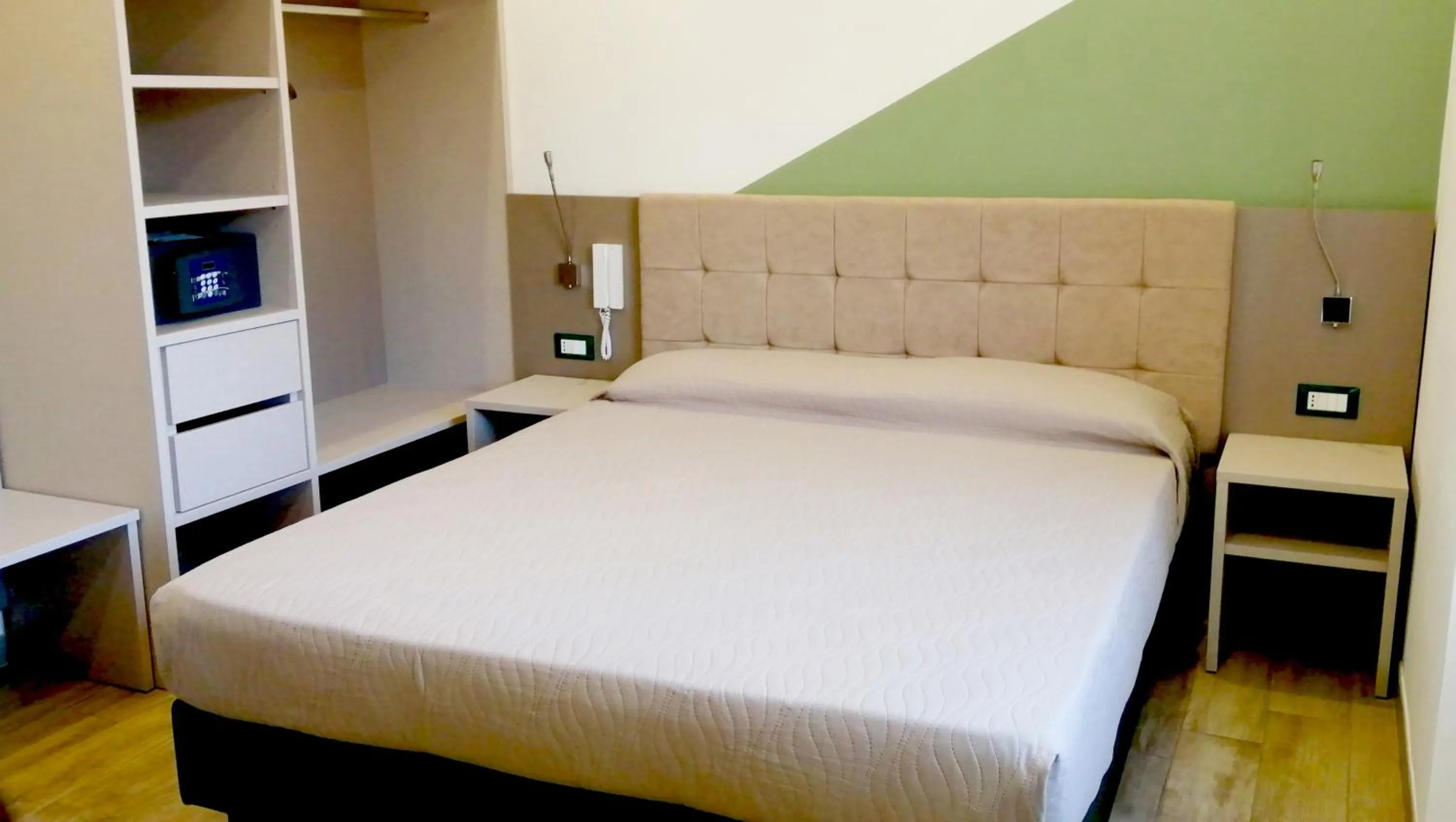 Bedroom, Bed in HOTEL HOUSE GARGANO