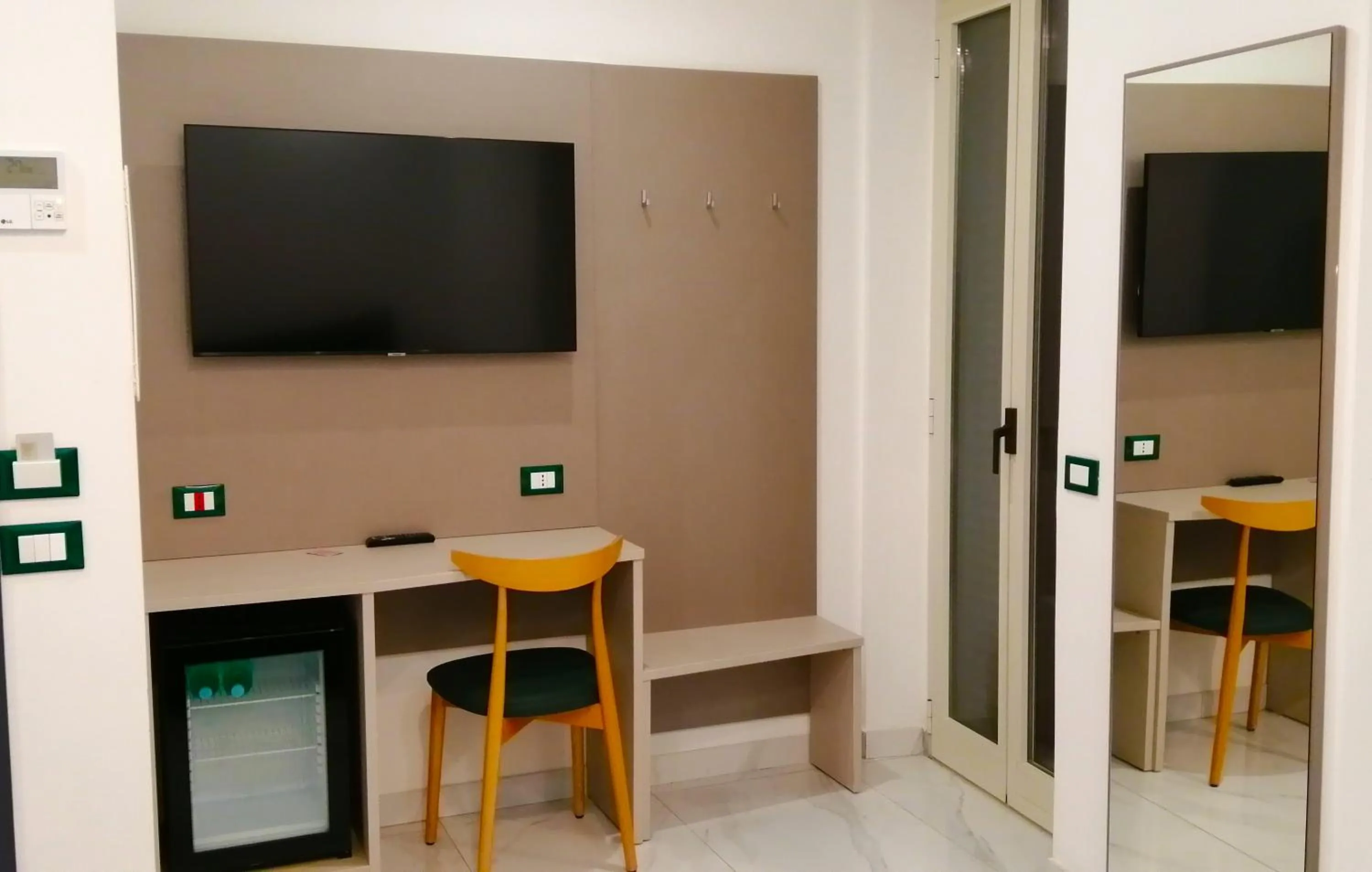 TV and multimedia in HOTEL HOUSE GARGANO